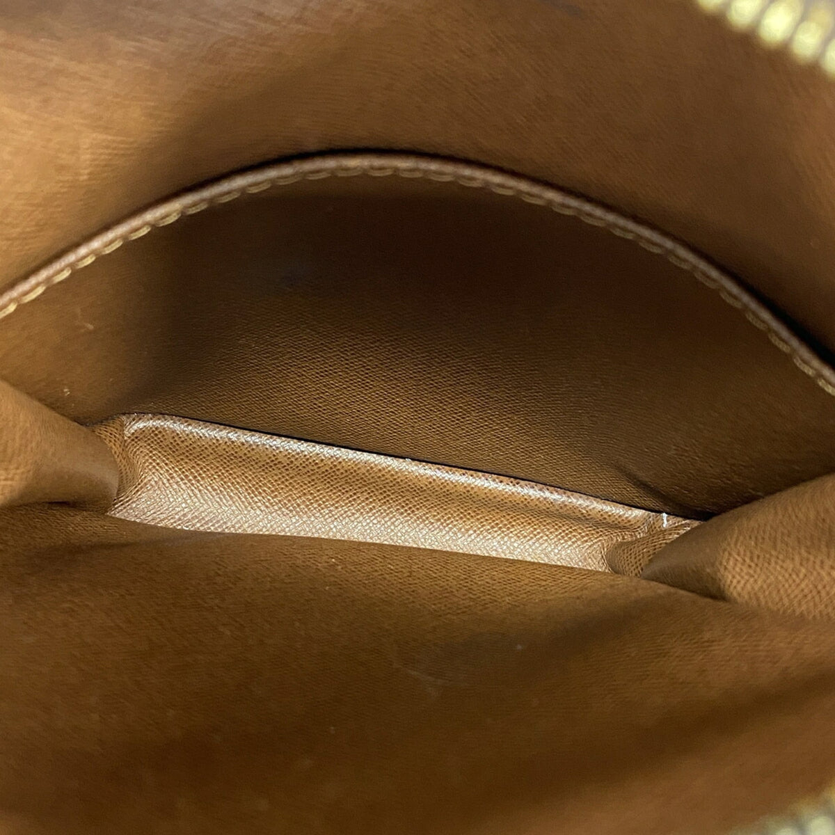 Louis Vuitton Brown Shoulder Bag (Pre-Owned)
