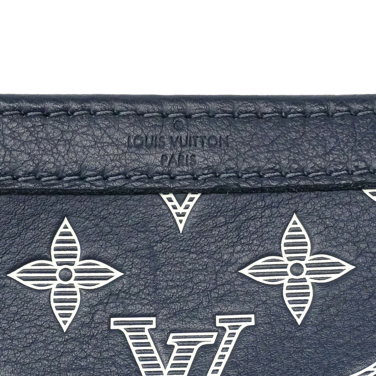 Louis Vuitton Navy Shoulder Bag (Pre-Owned)