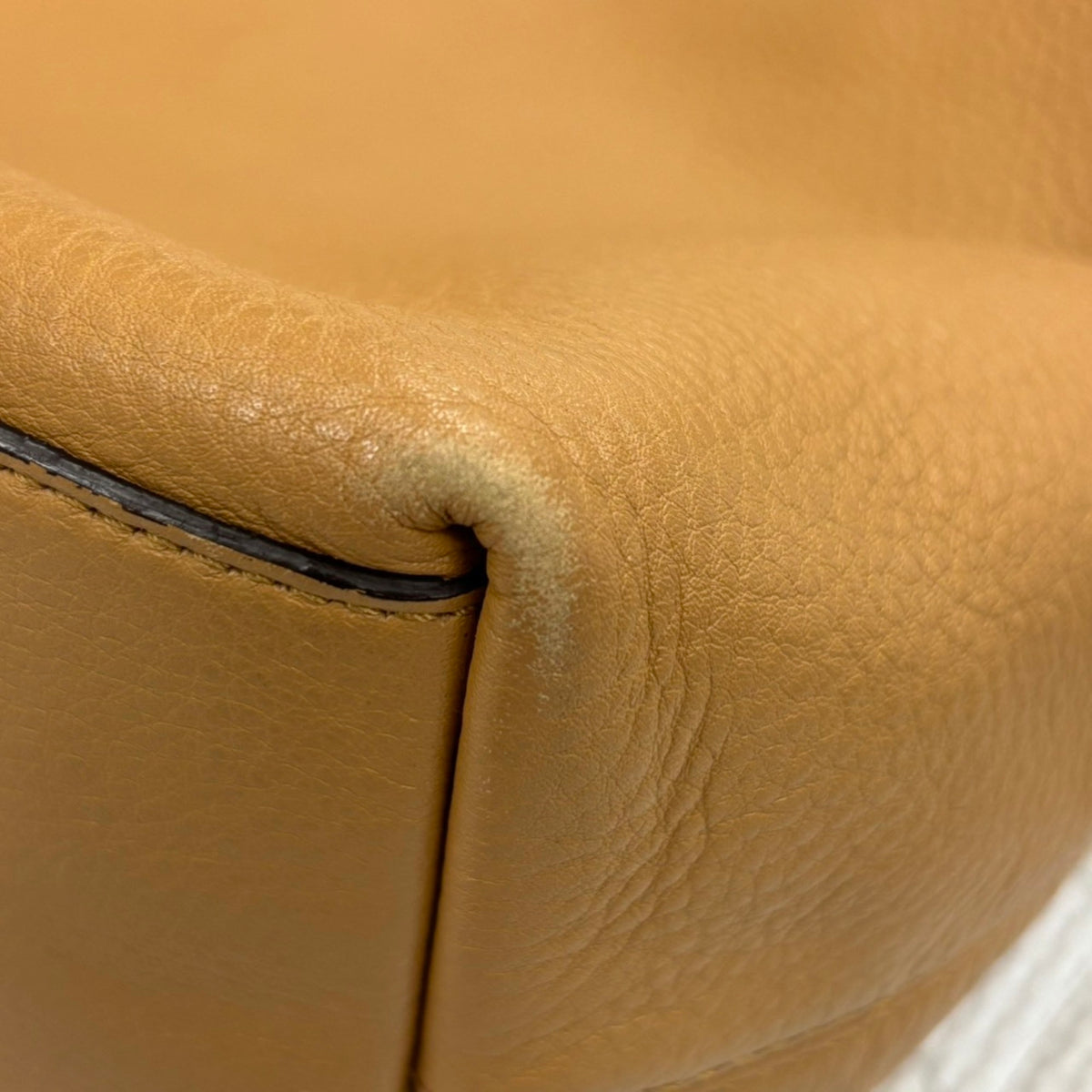 Coach Beige Leather Shoulder Bag (Pre-Owned)