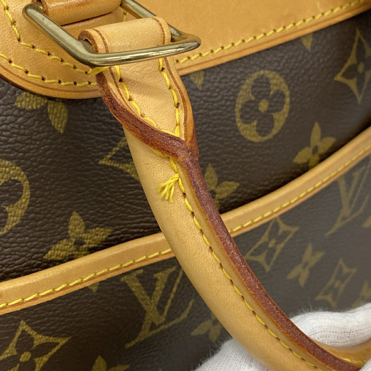 Louis Vuitton Brown Handbag (Pre-Owned)