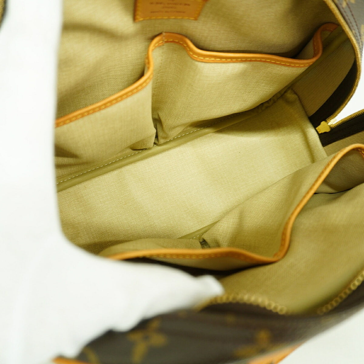 Louis Vuitton Brown Handbag (Pre-Owned)