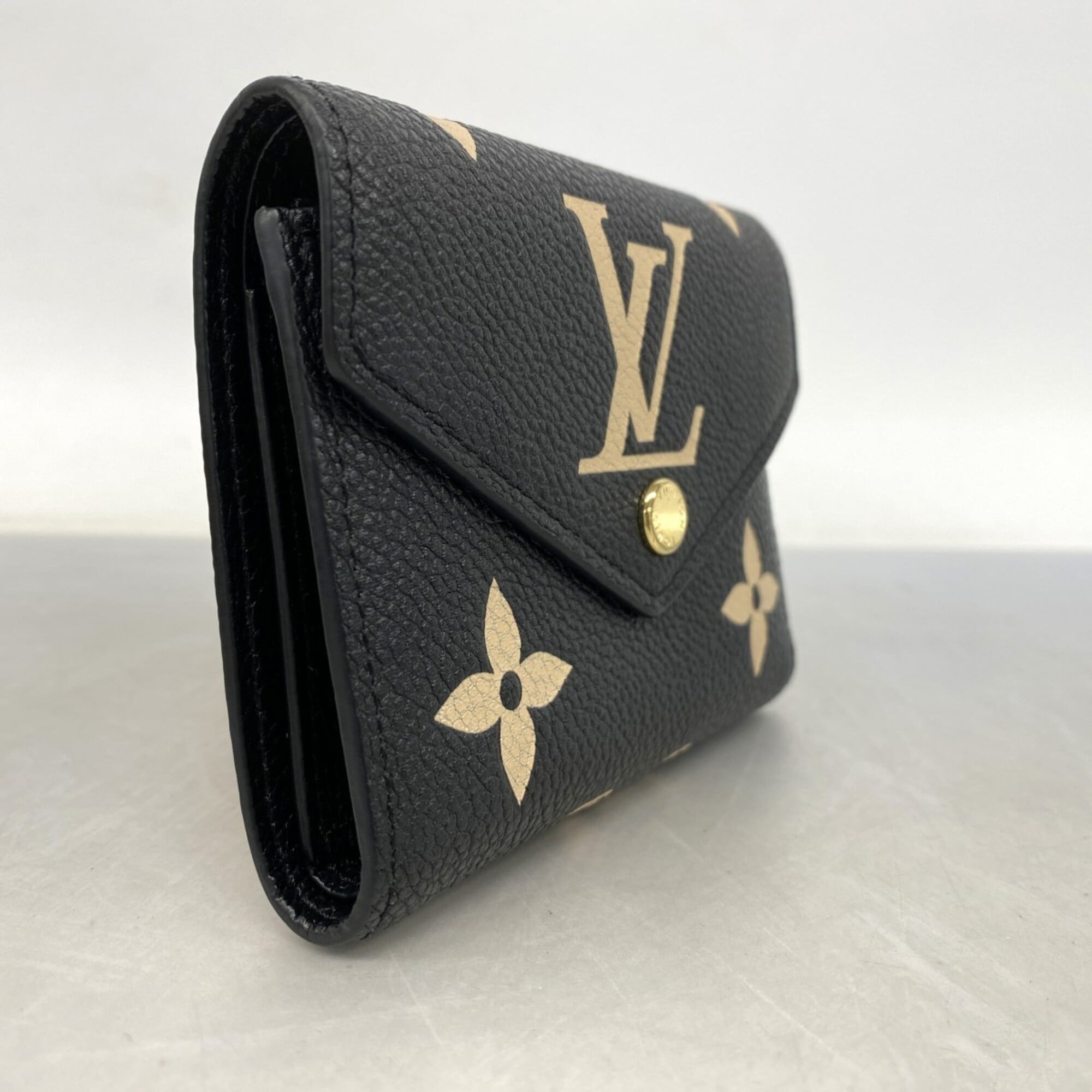 Louis Vuitton Beige Black Wallet (Tri-Fold) (Pre-Owned)