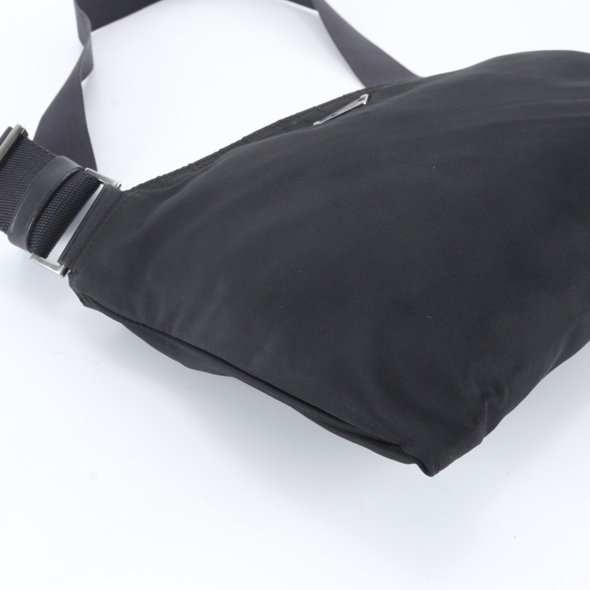 Prada Black Nylon Leather Messenger Bag Shoulder Bag (Pre-Owned)