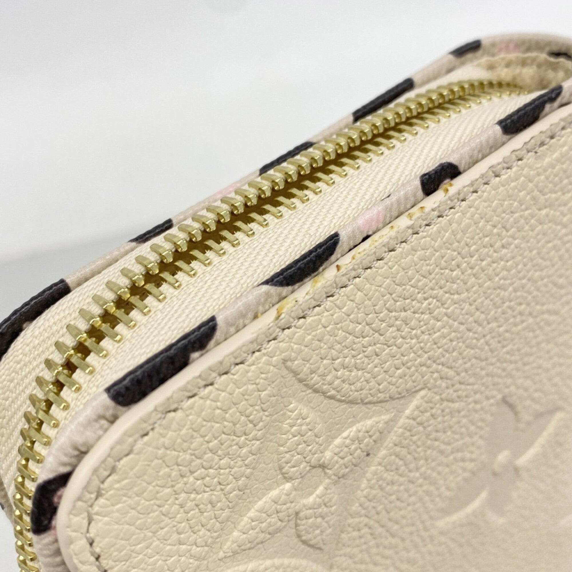 Louis Vuitton Cream Long Wallet (Bi-Fold) (Pre-Owned)