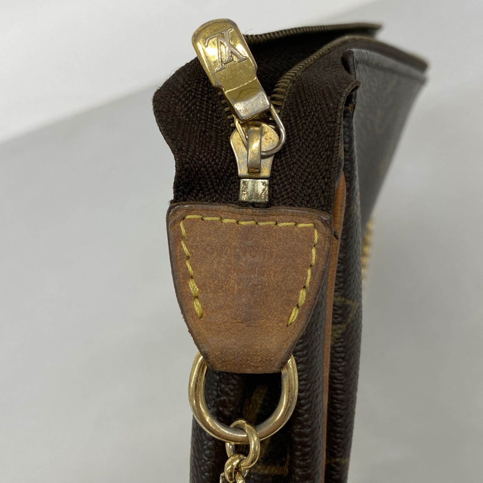 Louis Vuitton Brown Handbag (Pre-Owned)