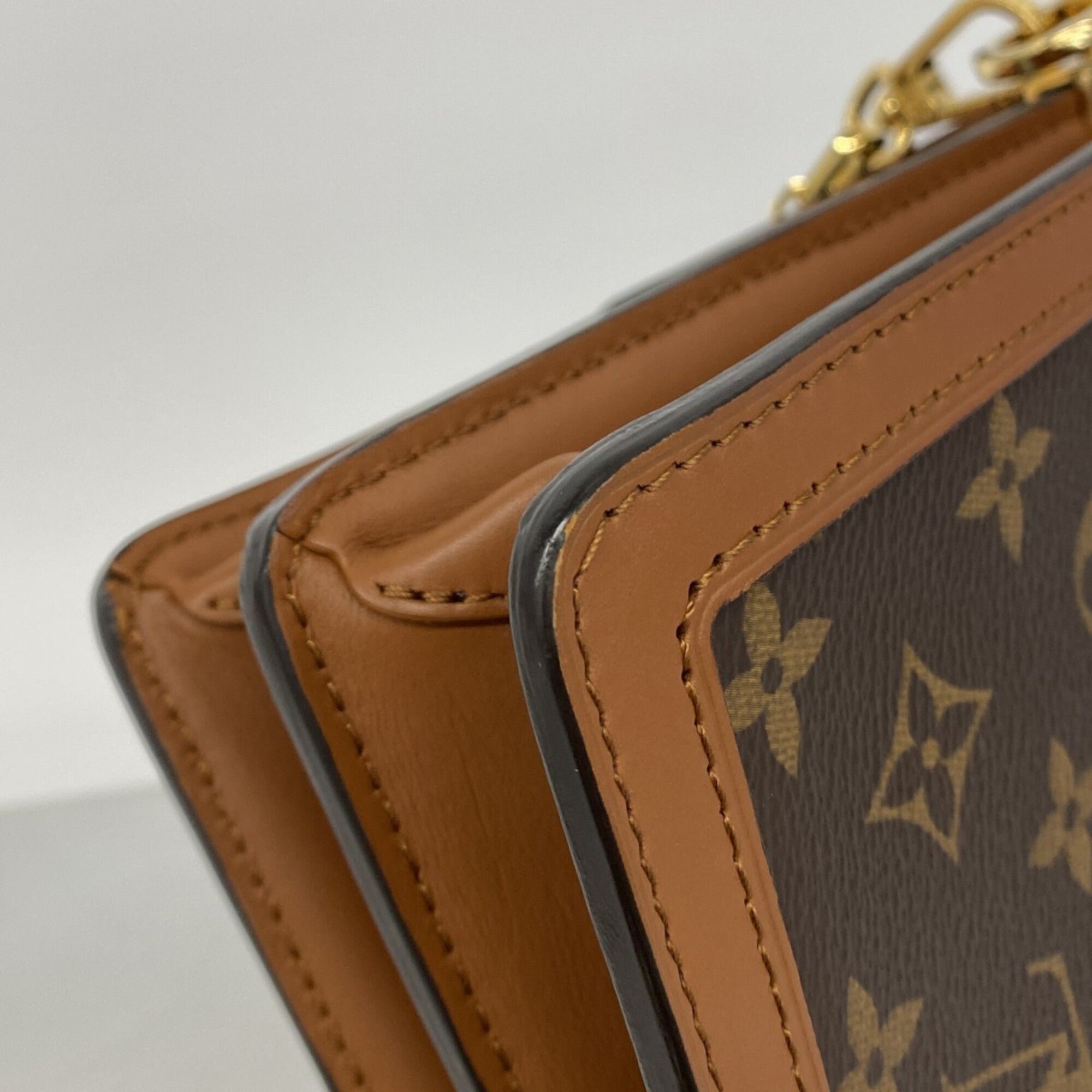 Louis Vuitton Brown Shoulder Bag (Pre-Owned)