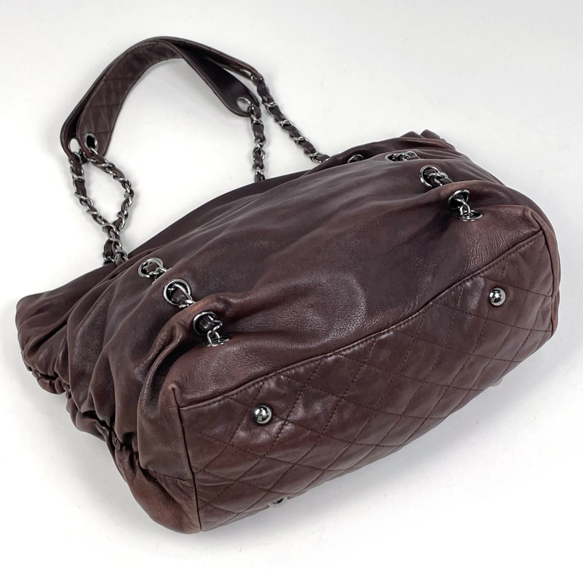 Chanel Brown Leather Shoulder Bag Tote Bag (Pre-Owned)