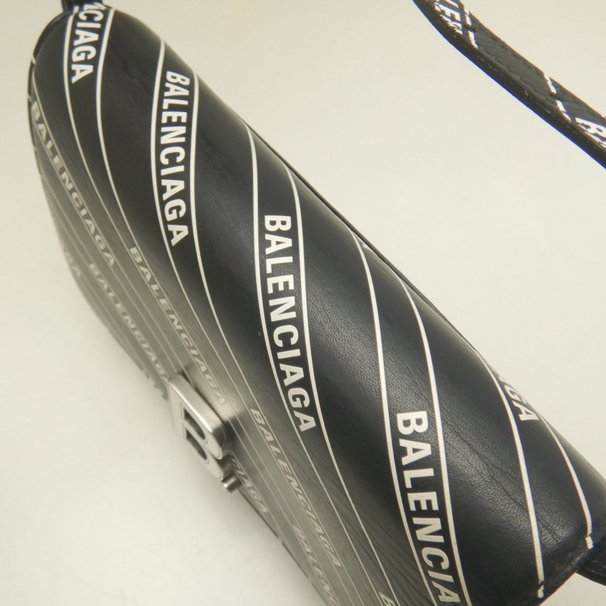 Balenciaga Black White Leather Shoulder Bag (Pre-Owned)