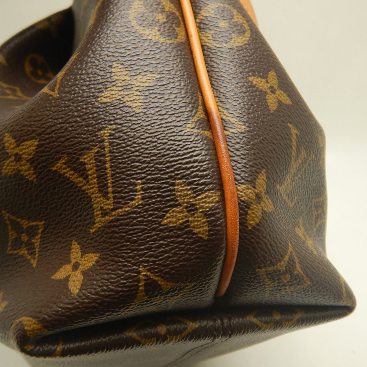 Louis Vuitton Brown Monogram Monogram Canvas Handbag (Pre-Owned)