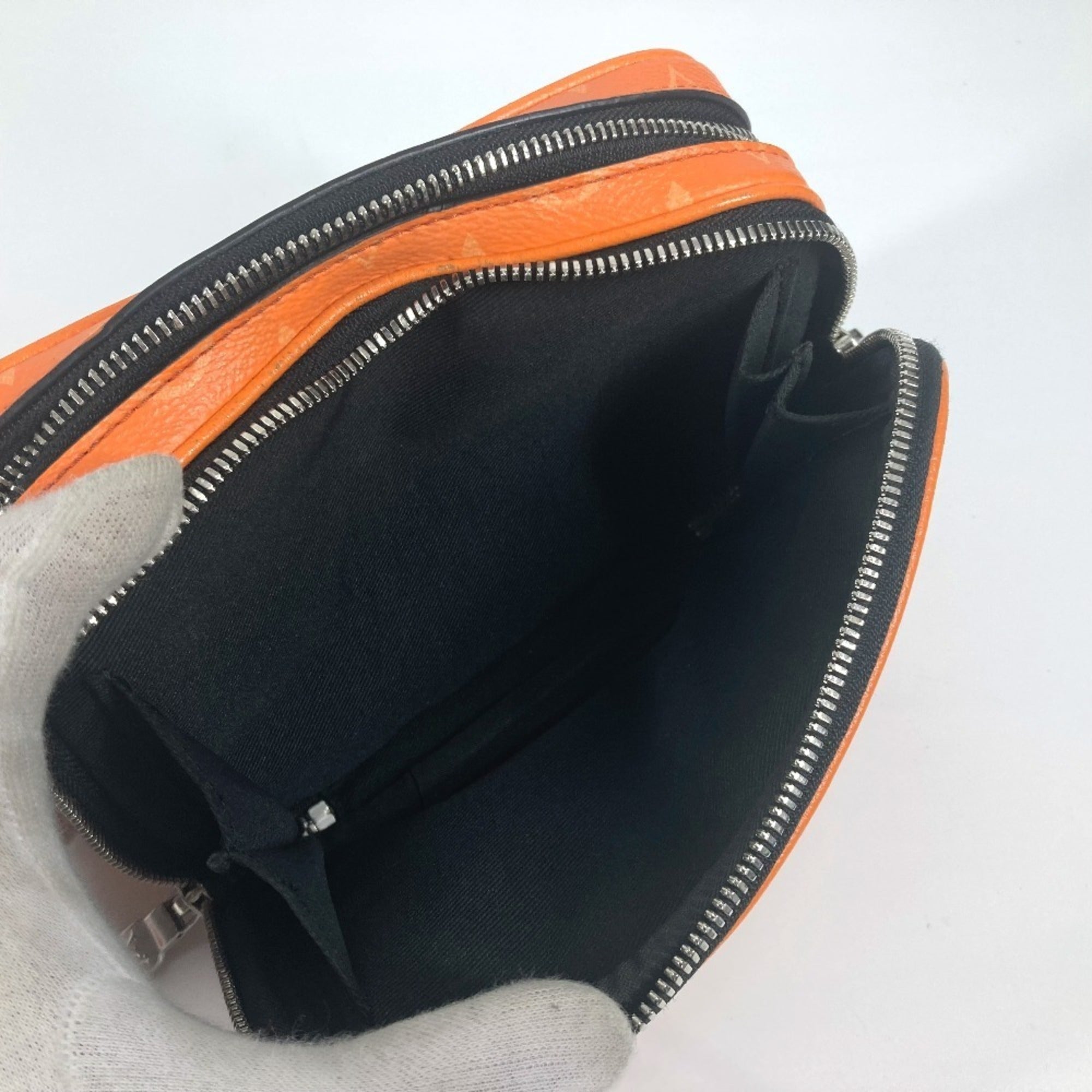 Louis Vuitton Orange Monogram Taiga Leather Pochette Shoulder Bag (Pre-Owned)