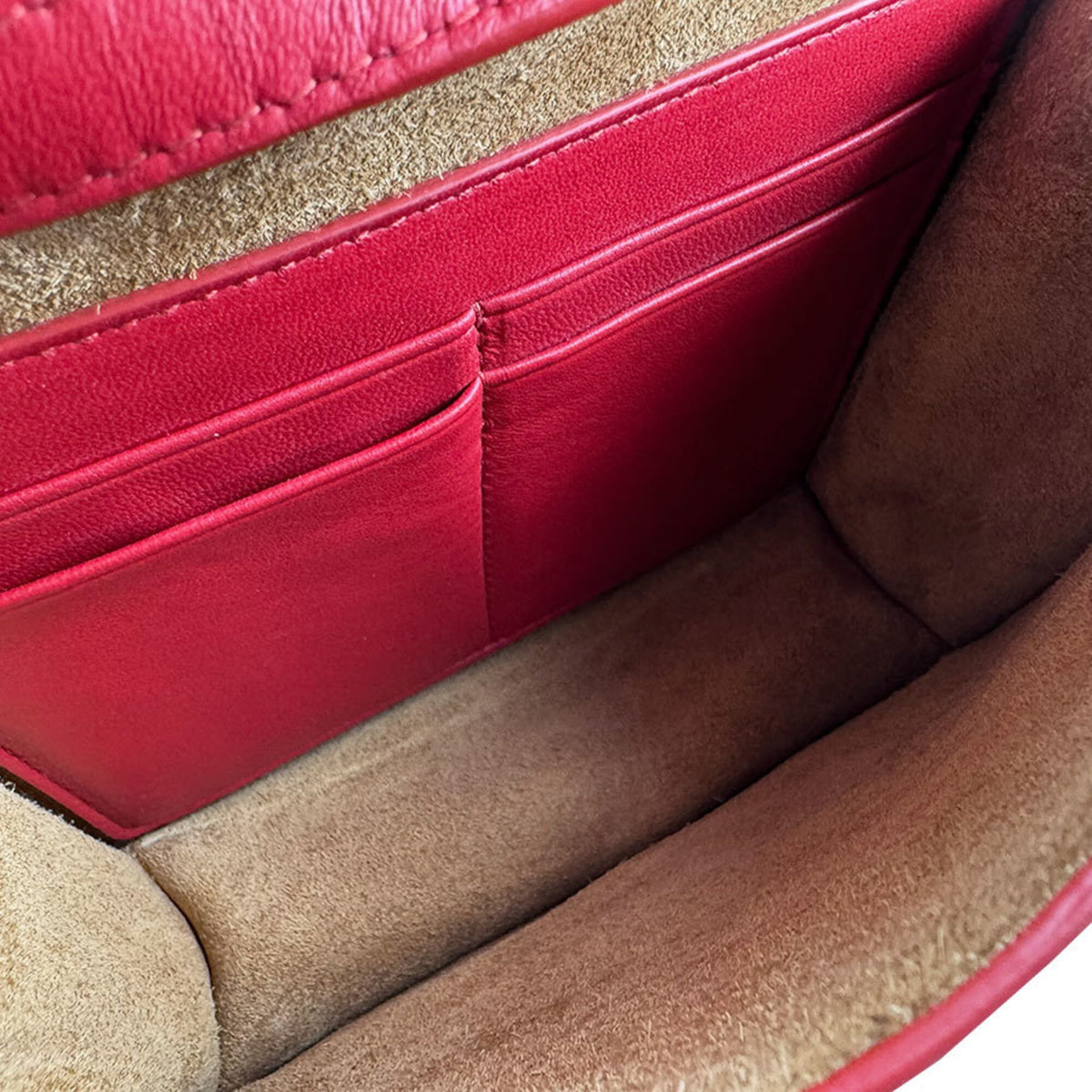 Bottega Veneta Red Color Leather Shoulder Bag (Pre-Owned)