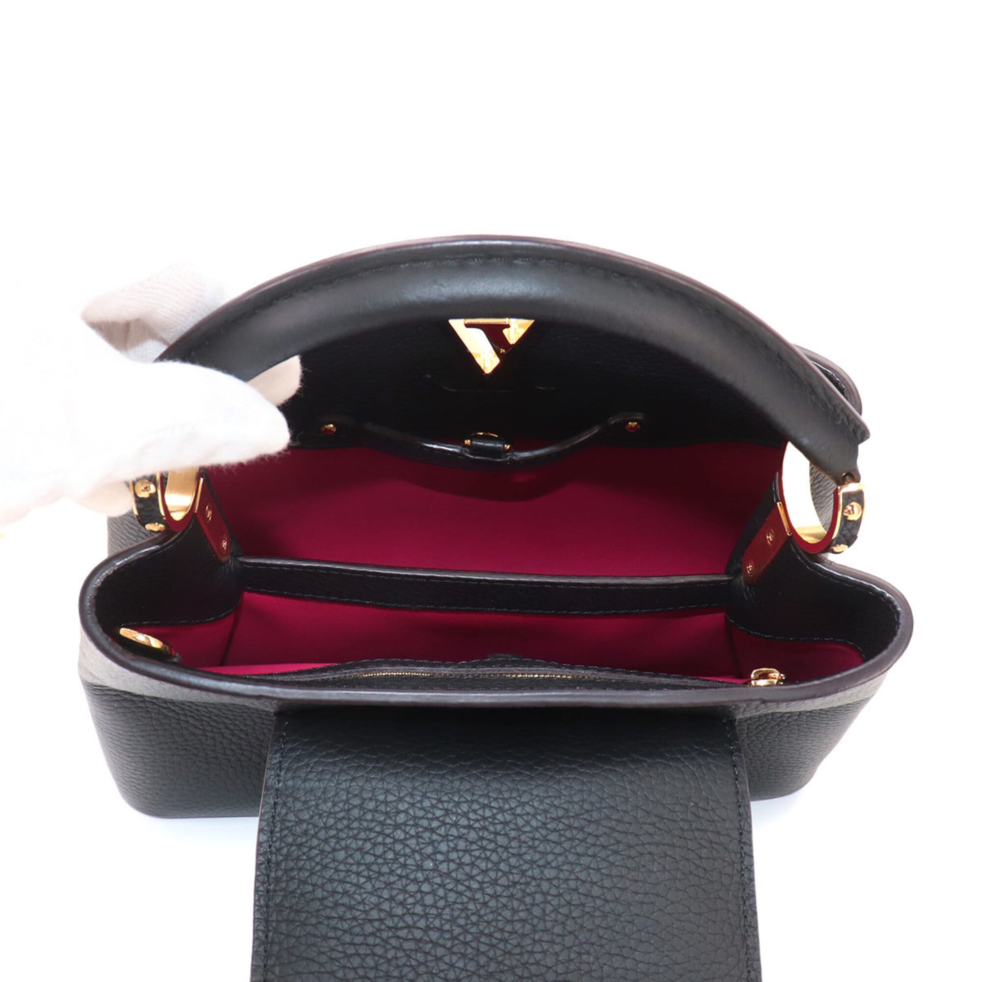 Louis Vuitton Black Leather Handbag (Pre-Owned)