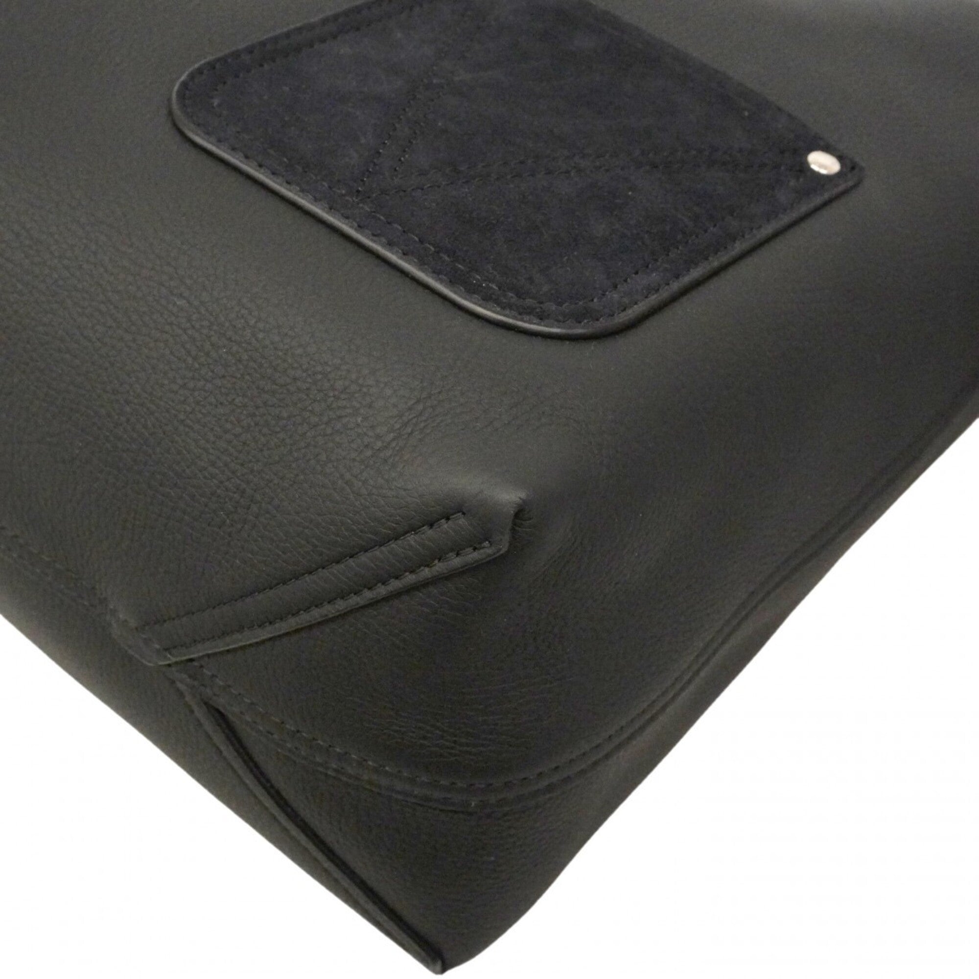 Louis Vuitton Noir Shoulder Bag (Pre-Owned)