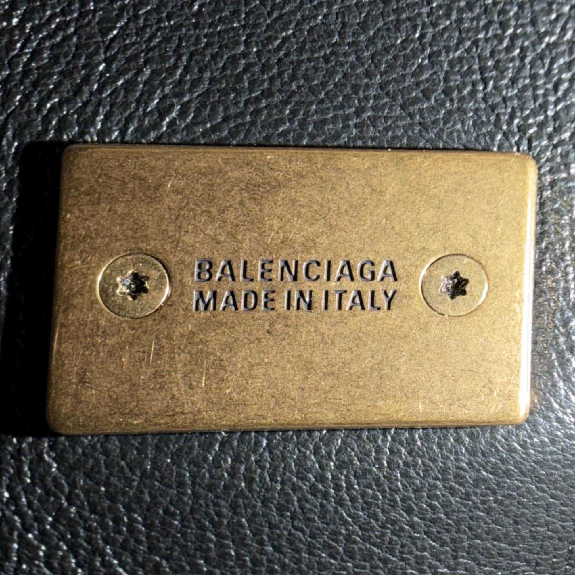 Balenciaga Black Leather Shoulder Bag (Pre-Owned)