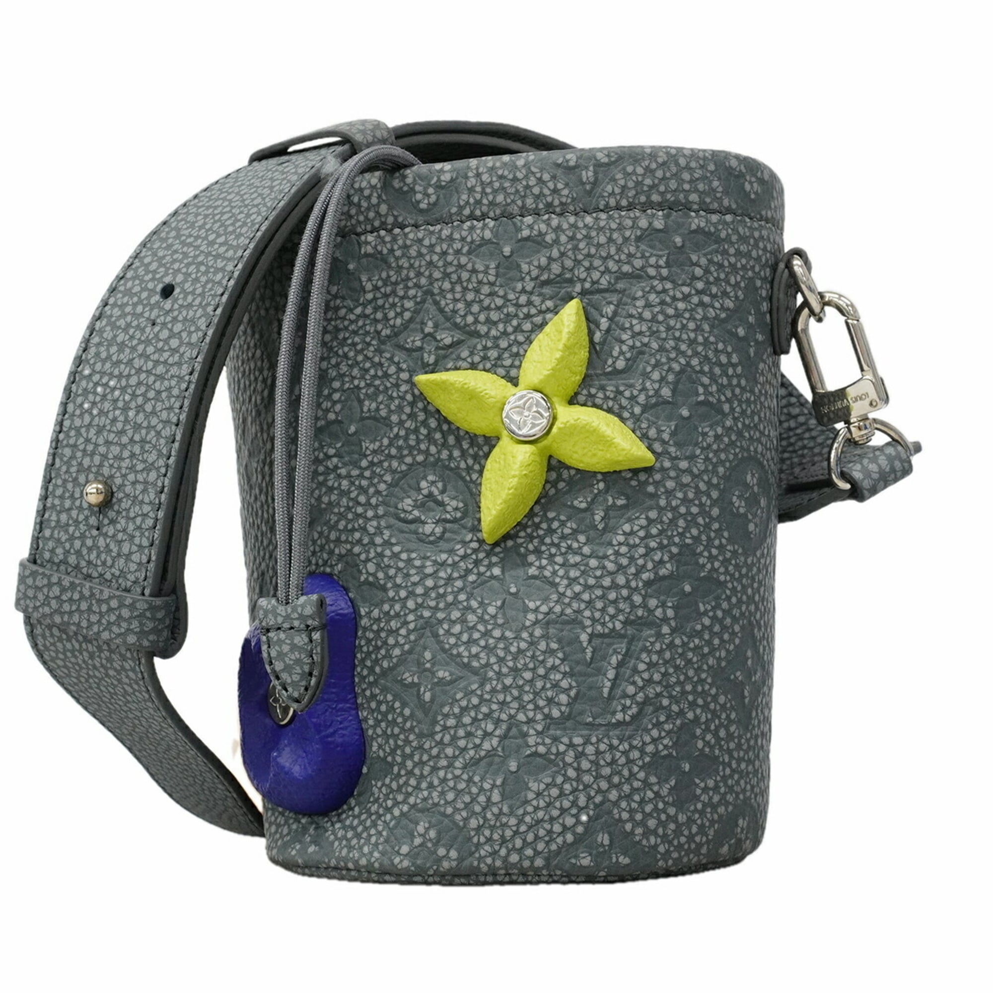 Louis Vuitton Gray Shoulder Bag (Pre-Owned)