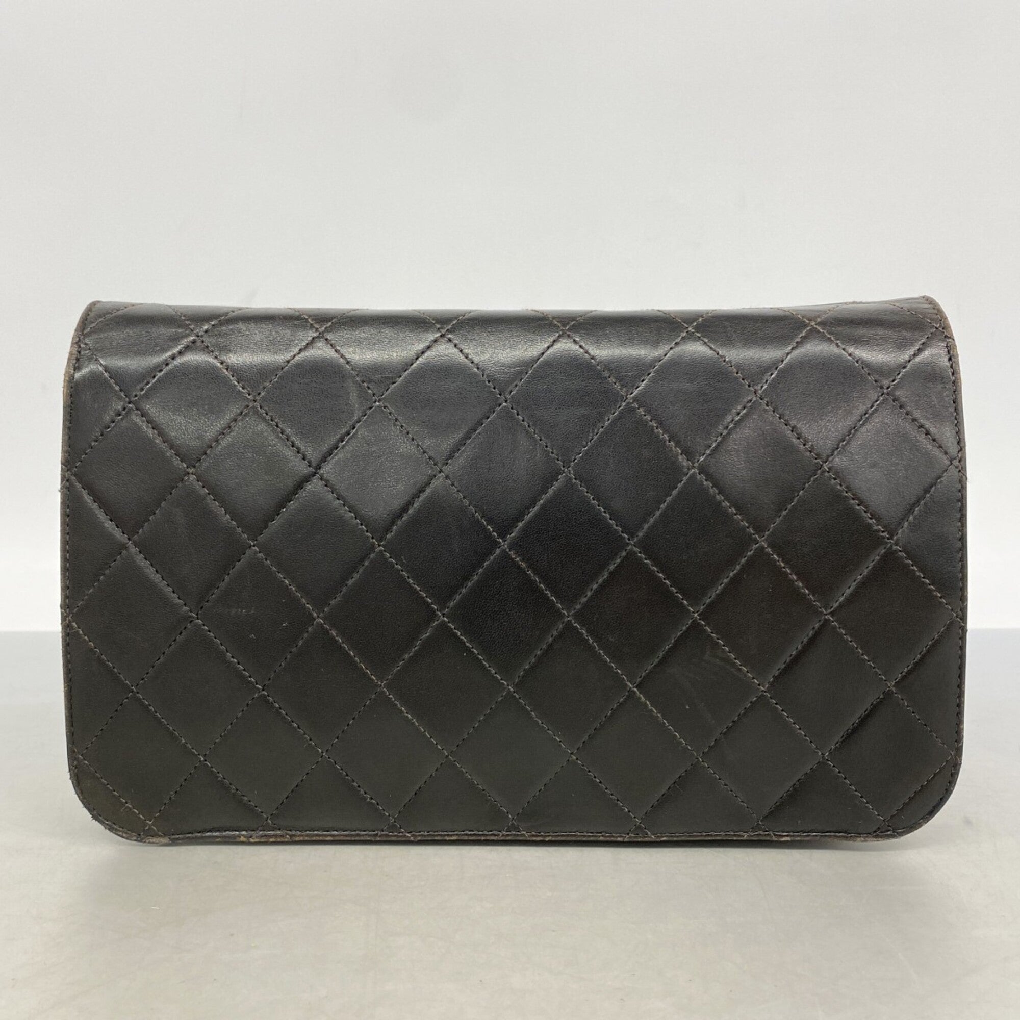 Chanel Black Leather Shoulder Bag (Pre-Owned)
