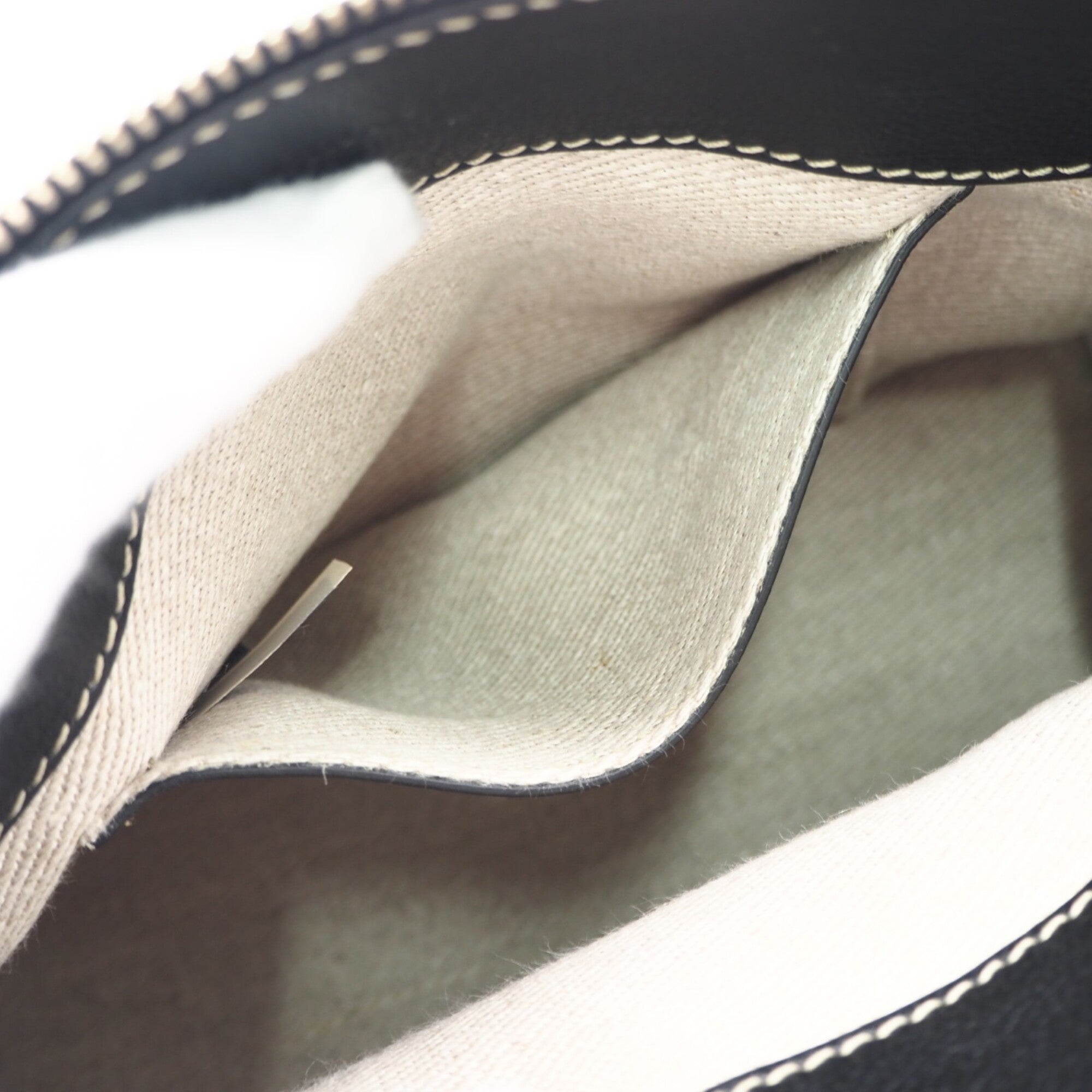 Chloé Black Leather Handbag (Pre-Owned)