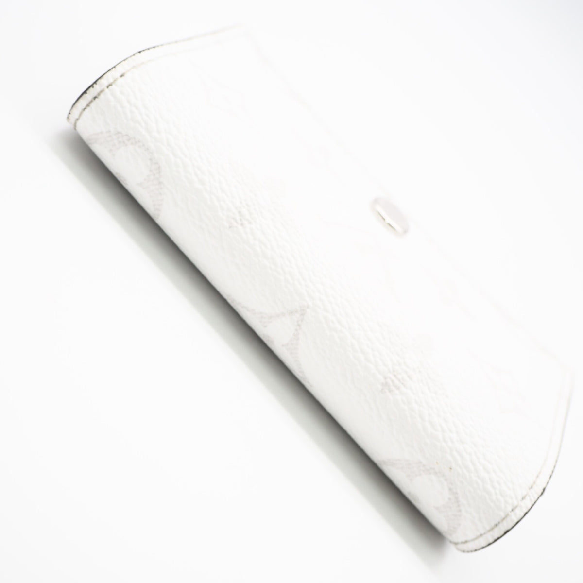 Louis Vuitton Taigarama Gray White Coated Canvas Leather Wallet (Tri-Fold) (Pre-Owned)