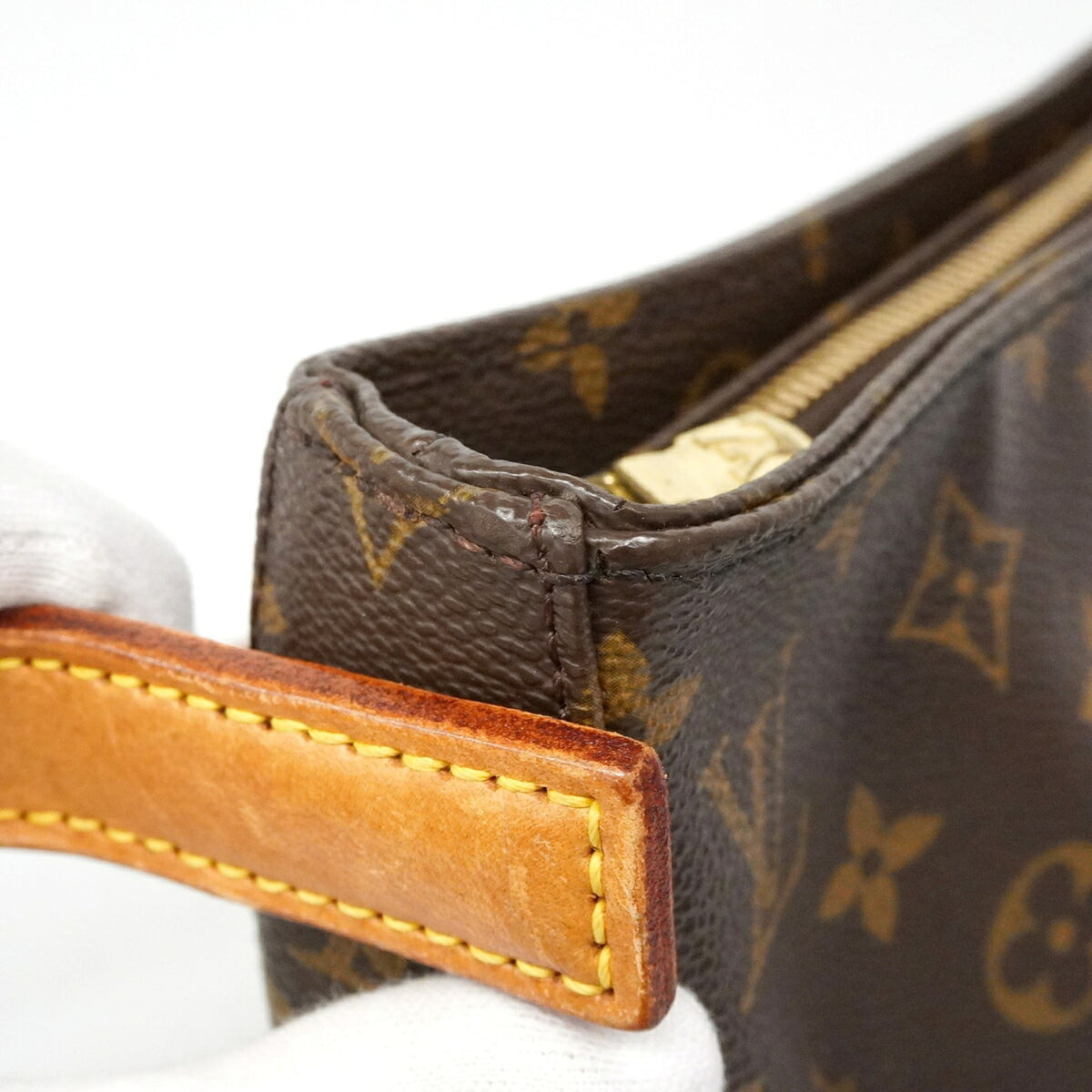 Louis Vuitton Brown Shoulder Bag (Pre-Owned)
