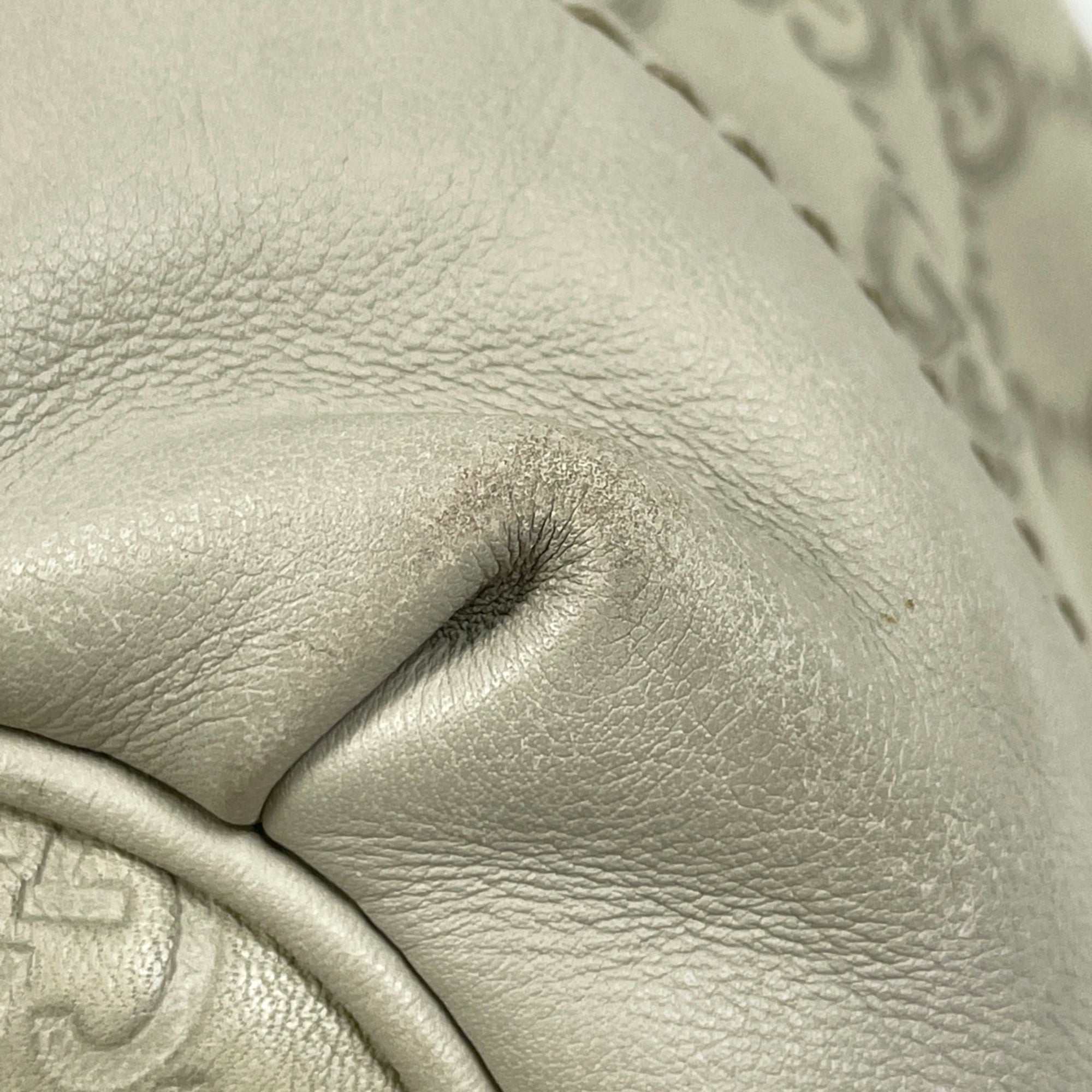 Gucci Ivory Leather Handbag (Pre-Owned)