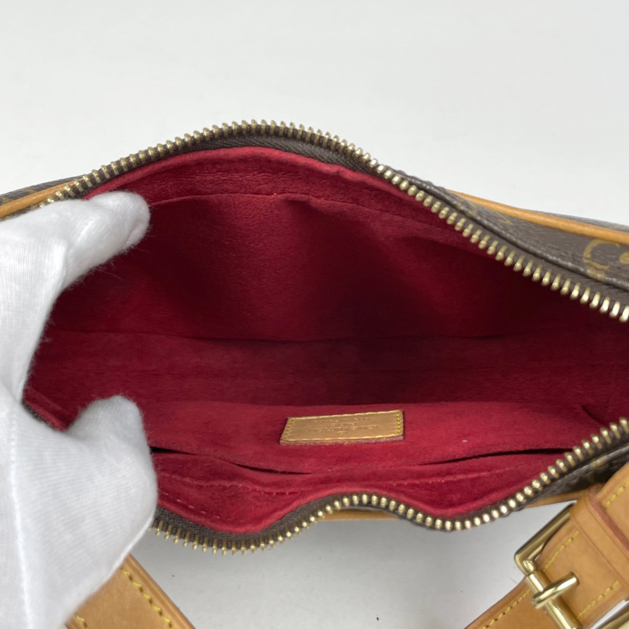 Louis Vuitton Brown Monogram Monogram Pochette Shoulder Bag (Pre-Owned)