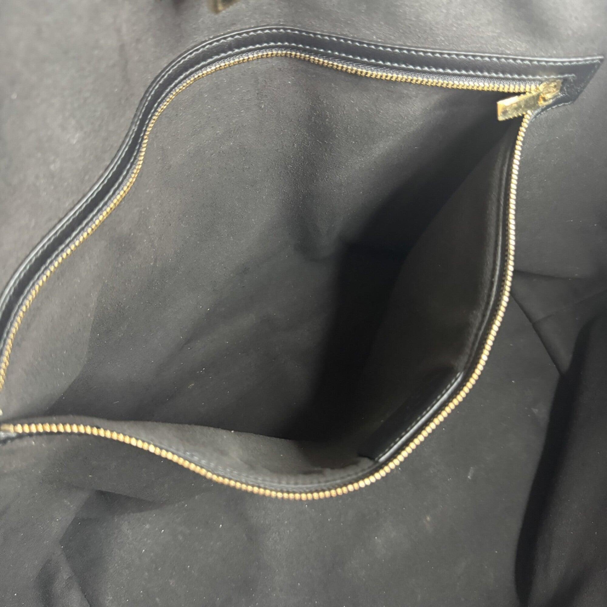 Salvatore Ferragamo Black Leather Tote Bag (Pre-Owned)