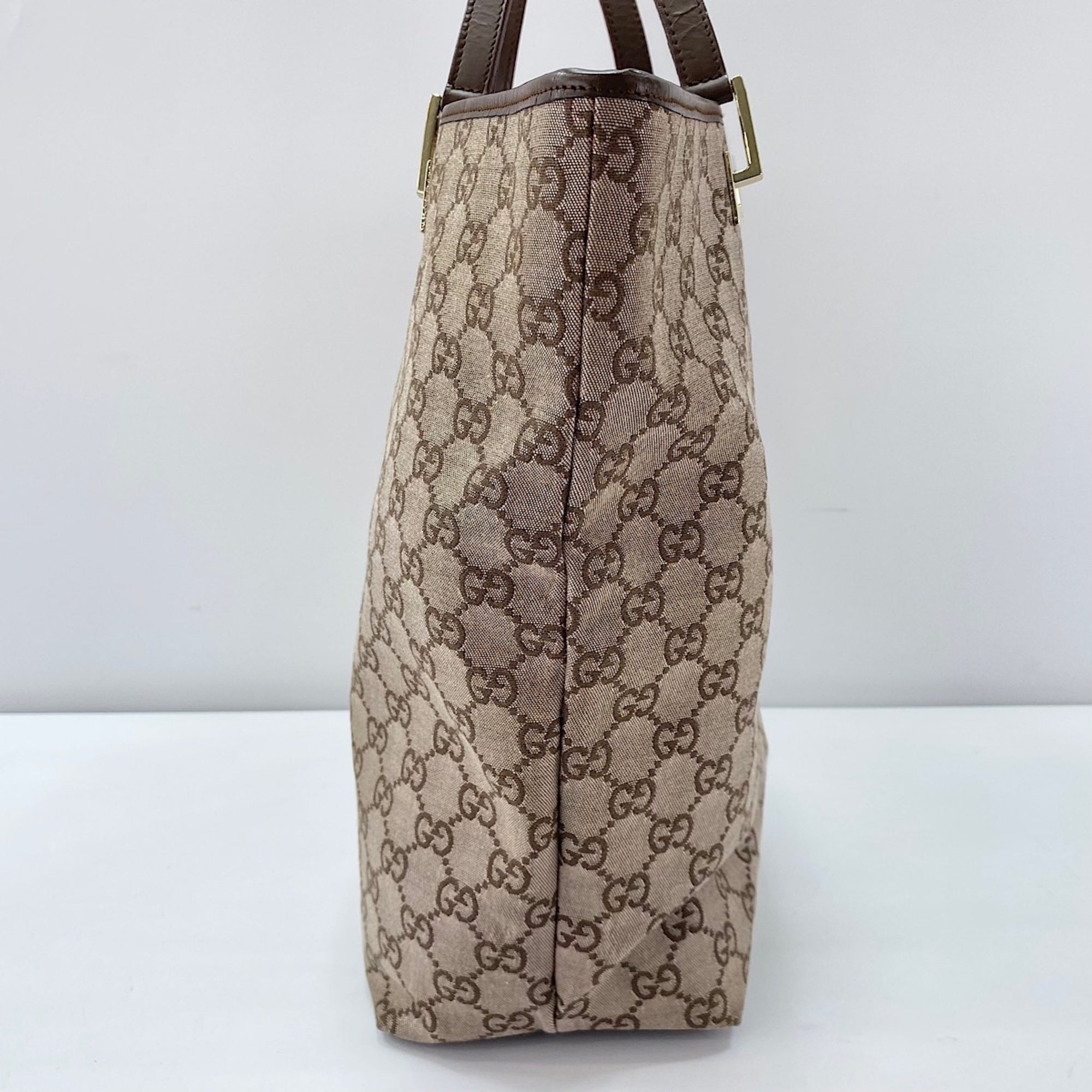Gucci Beige Shoulder Bag (Pre-Owned)