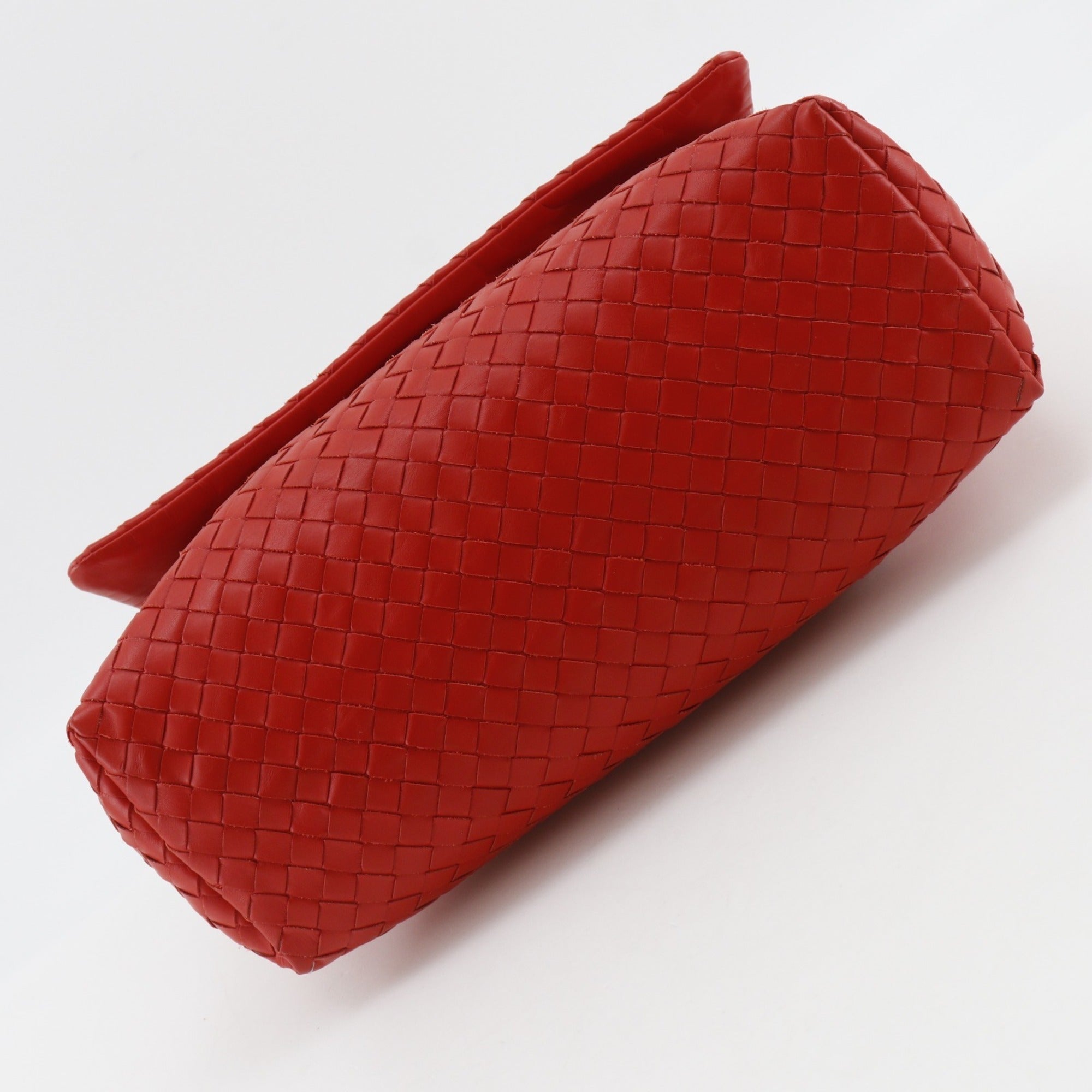 Bottega Veneta Intrecciato Red Color Intrecciato Shoulder Bag (Pre-Owned)