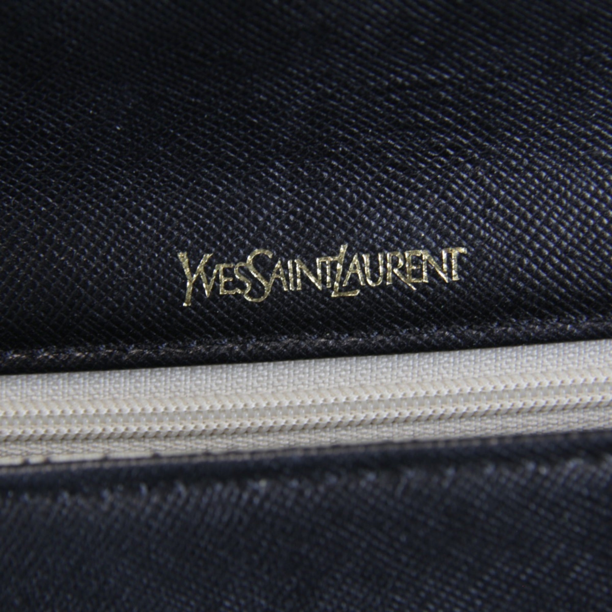 Saint Laurent Black Leather Clutch Bag (Pre-Owned)