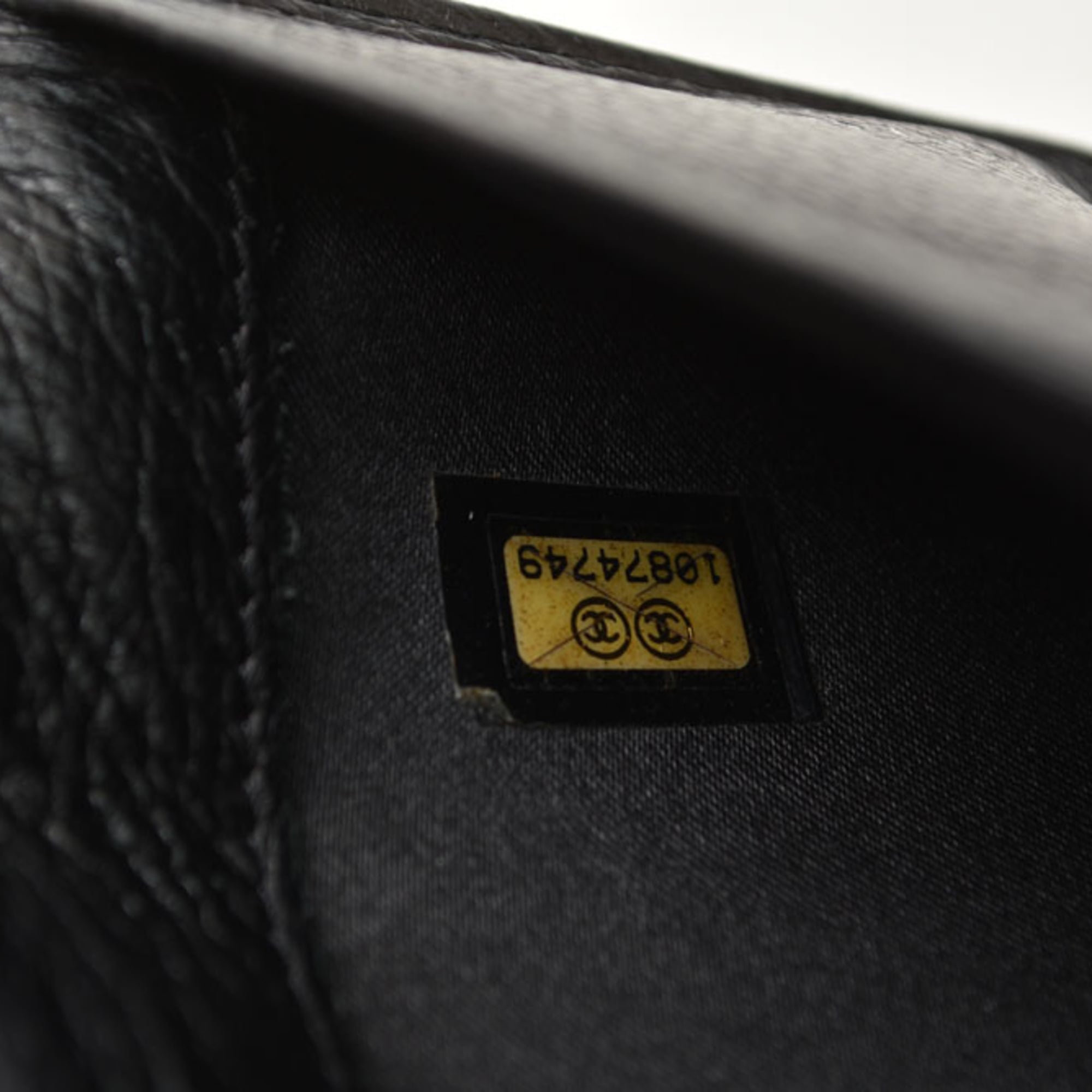 Chanel Black Leather Long Wallet (Bi-Fold) (Pre-Owned)