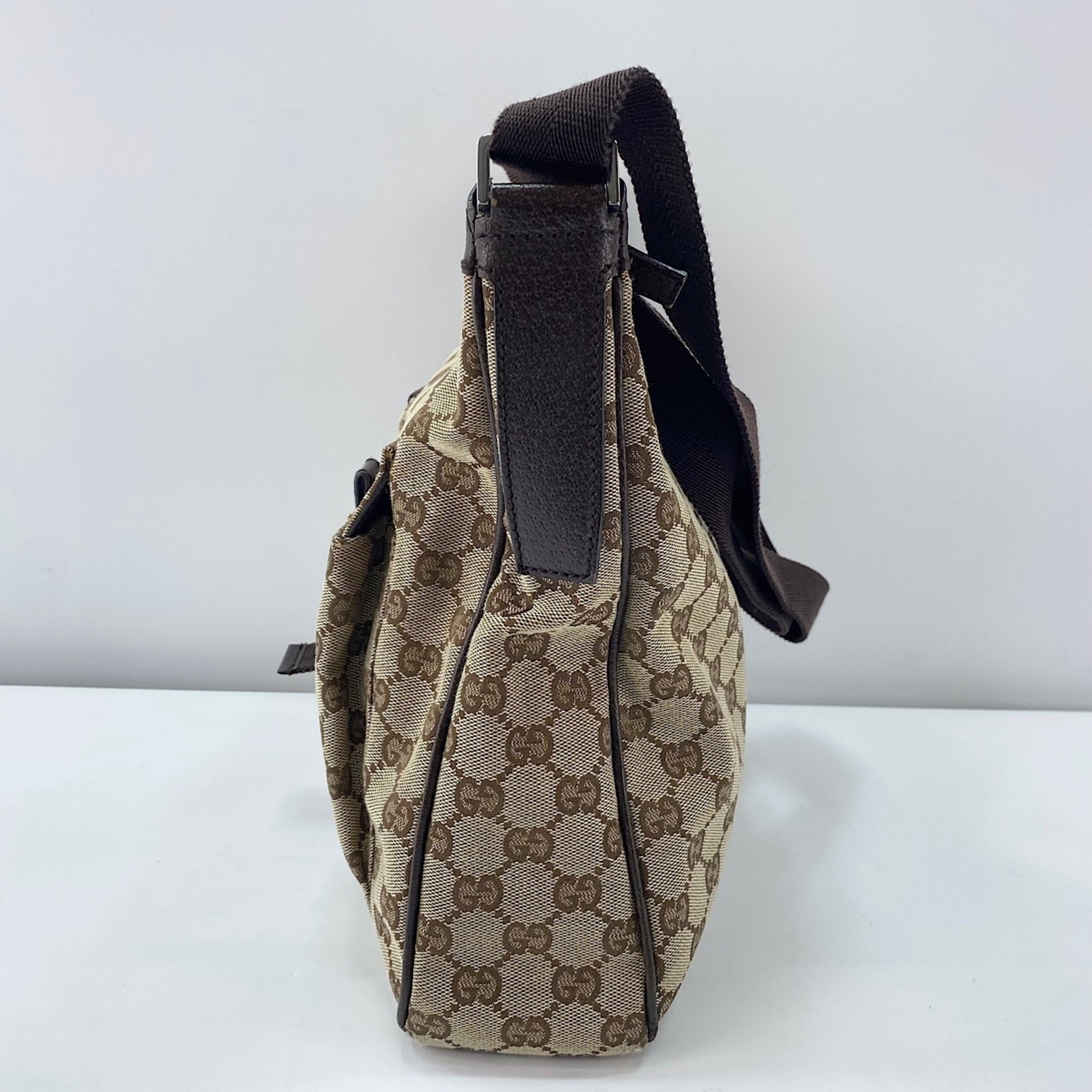 Gucci Beige Shoulder Bag (Pre-Owned)