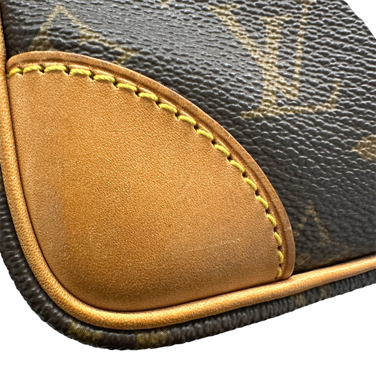Louis Vuitton Brown Monogram Canvas Handbag Shoulder Bag (Pre-Owned)