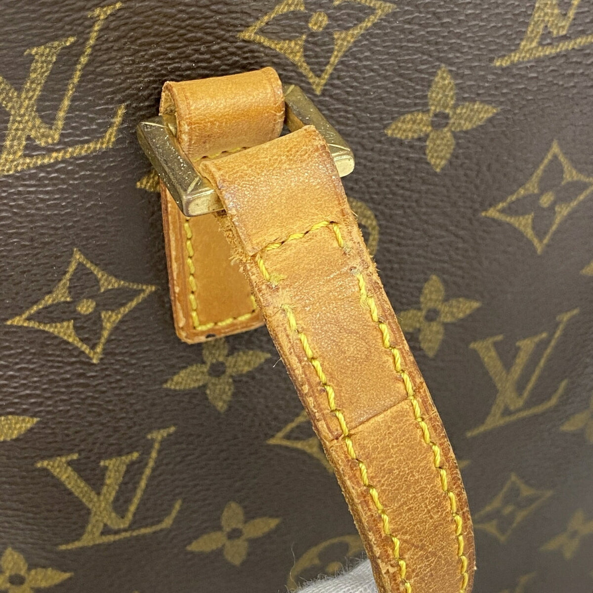 Louis Vuitton Brown Handbag (Pre-Owned)