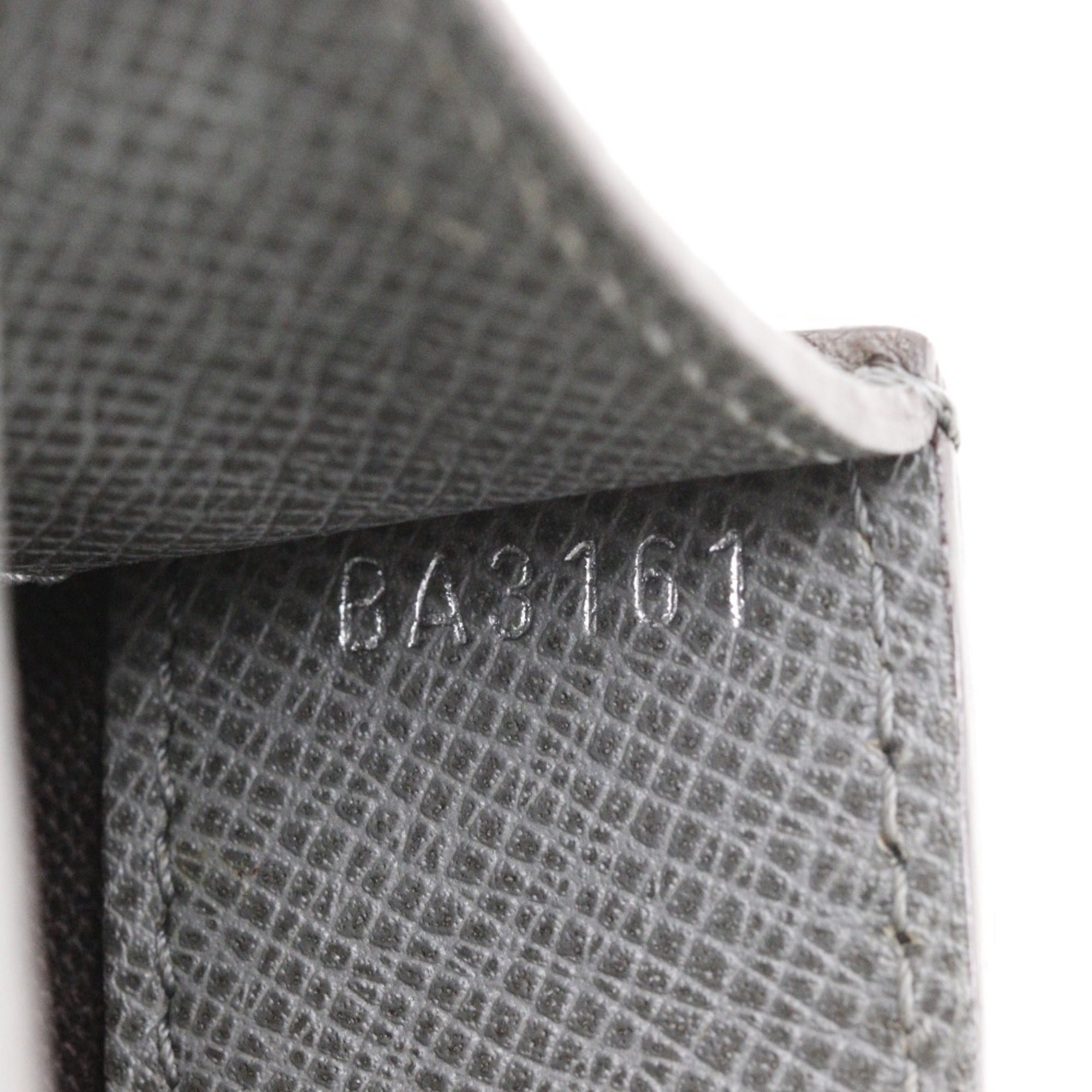 Louis Vuitton Glacier Gray Taiga Leather Briefcase (Pre-Owned)