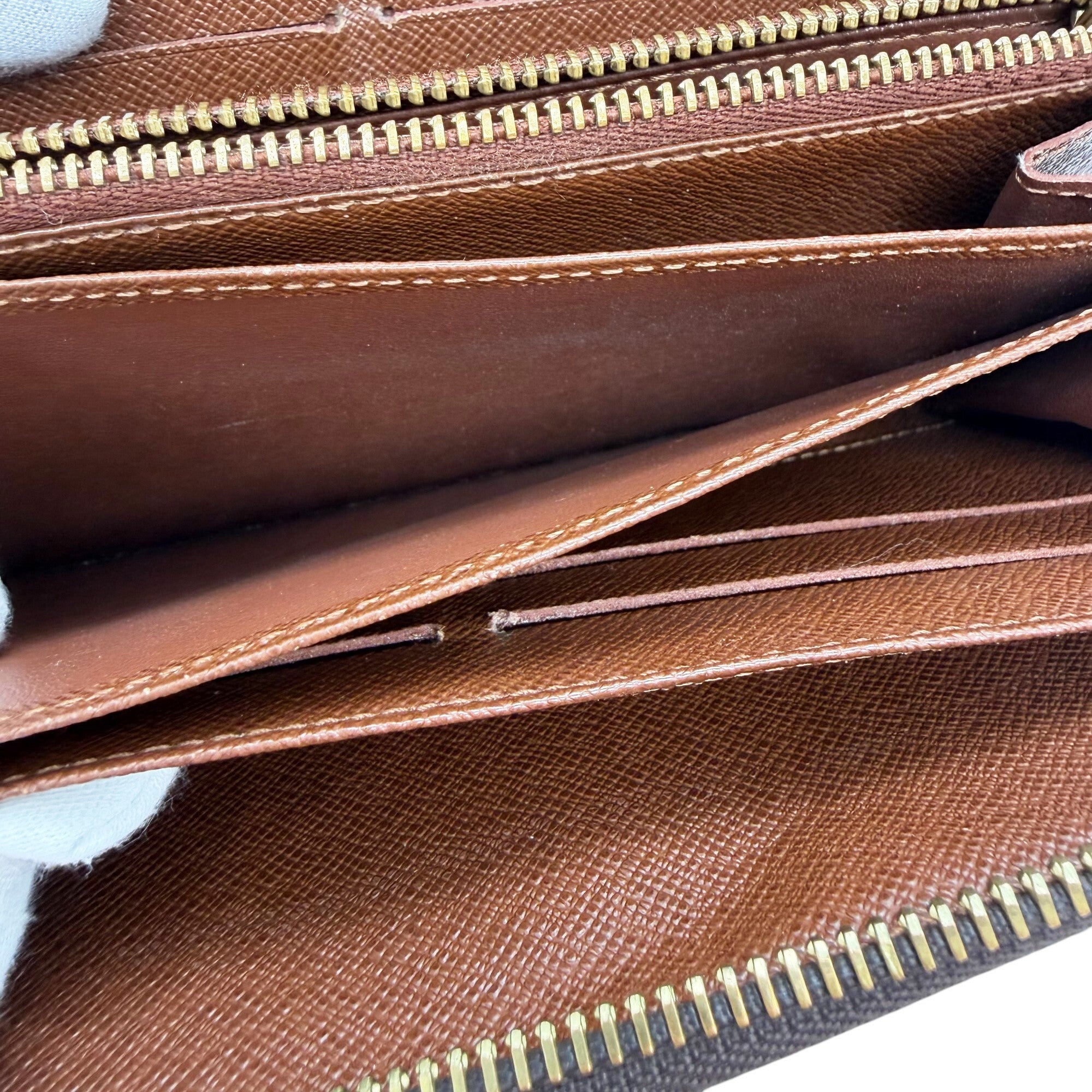 Louis Vuitton Brown Monogram Long Wallet (Bi-Fold) (Pre-Owned)