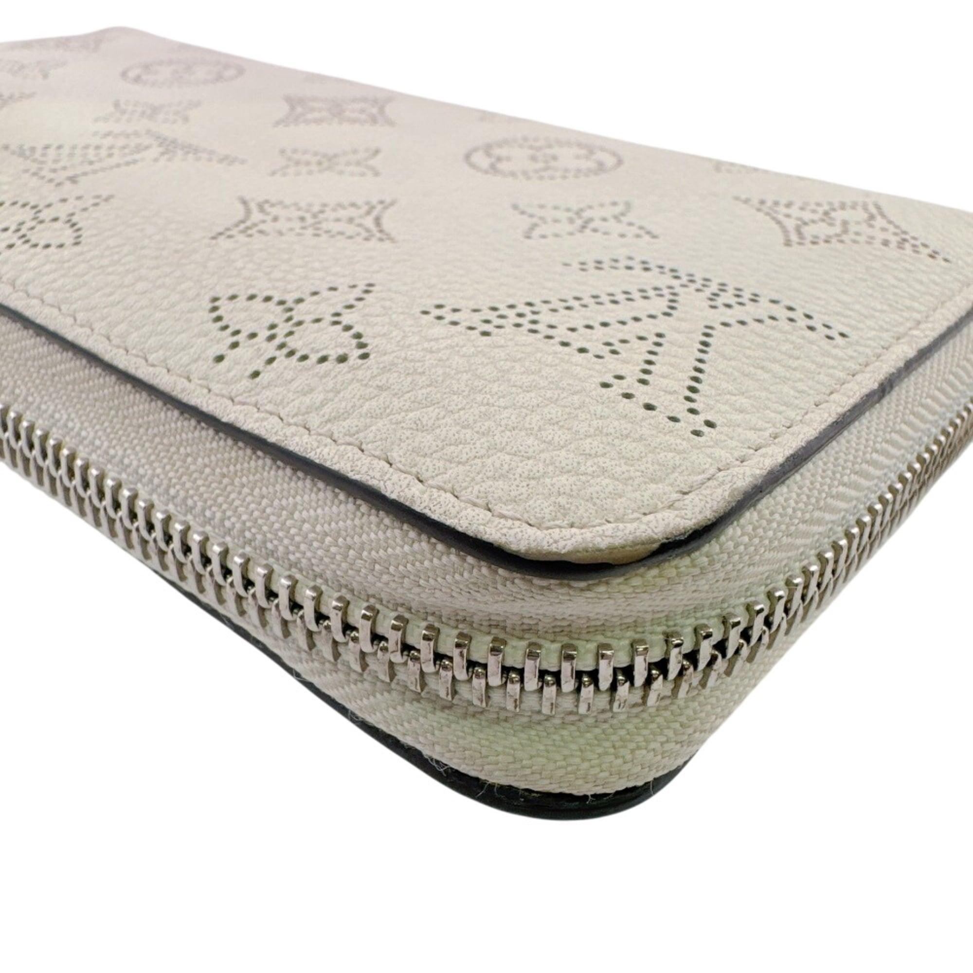 Louis Vuitton Mahina White Leather Long Wallet (Bi-Fold) (Pre-Owned)