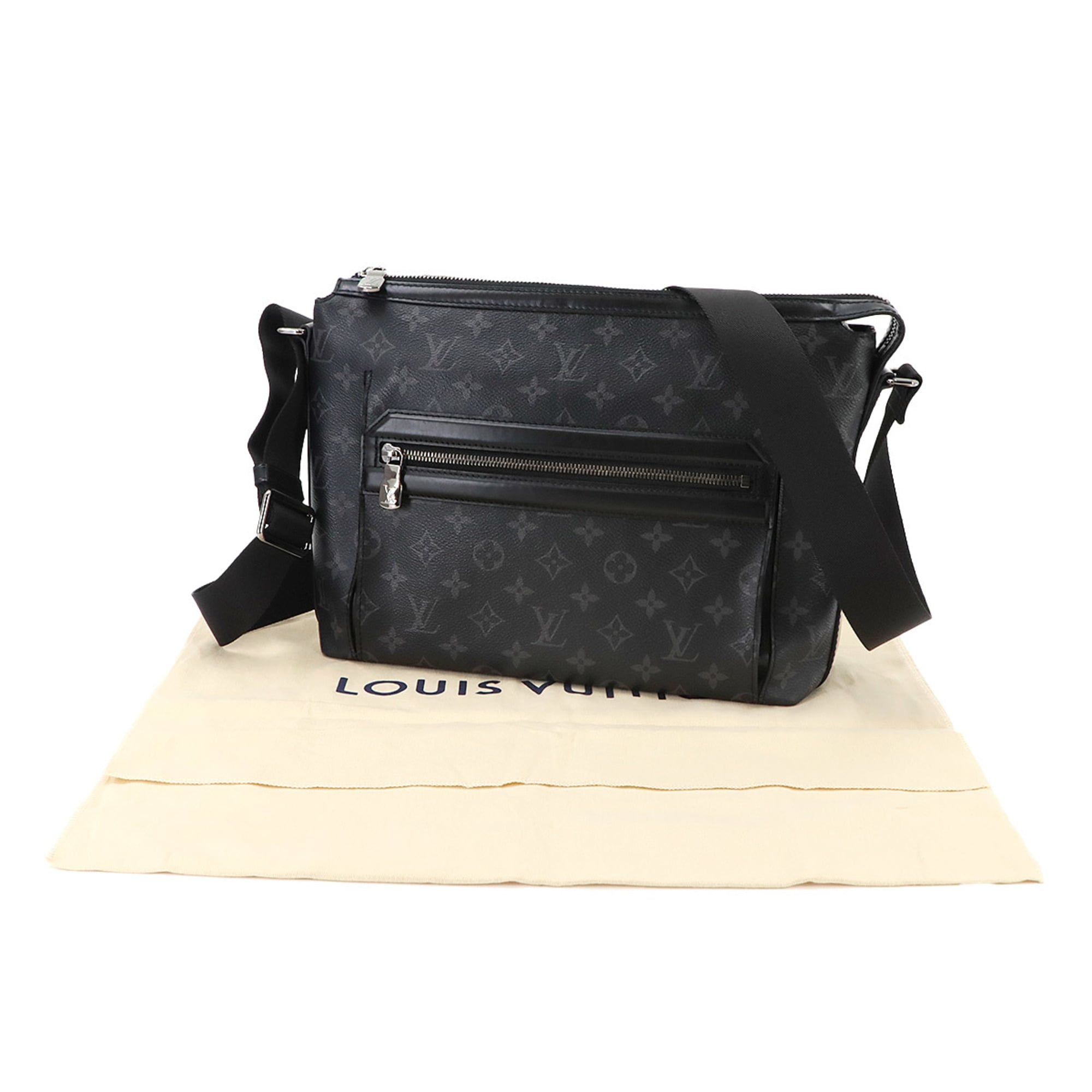 Louis Vuitton Monogram Eclipse Monogram Eclipse Handbag Messenger Bag Shoulder Bag (Pre-Owned)