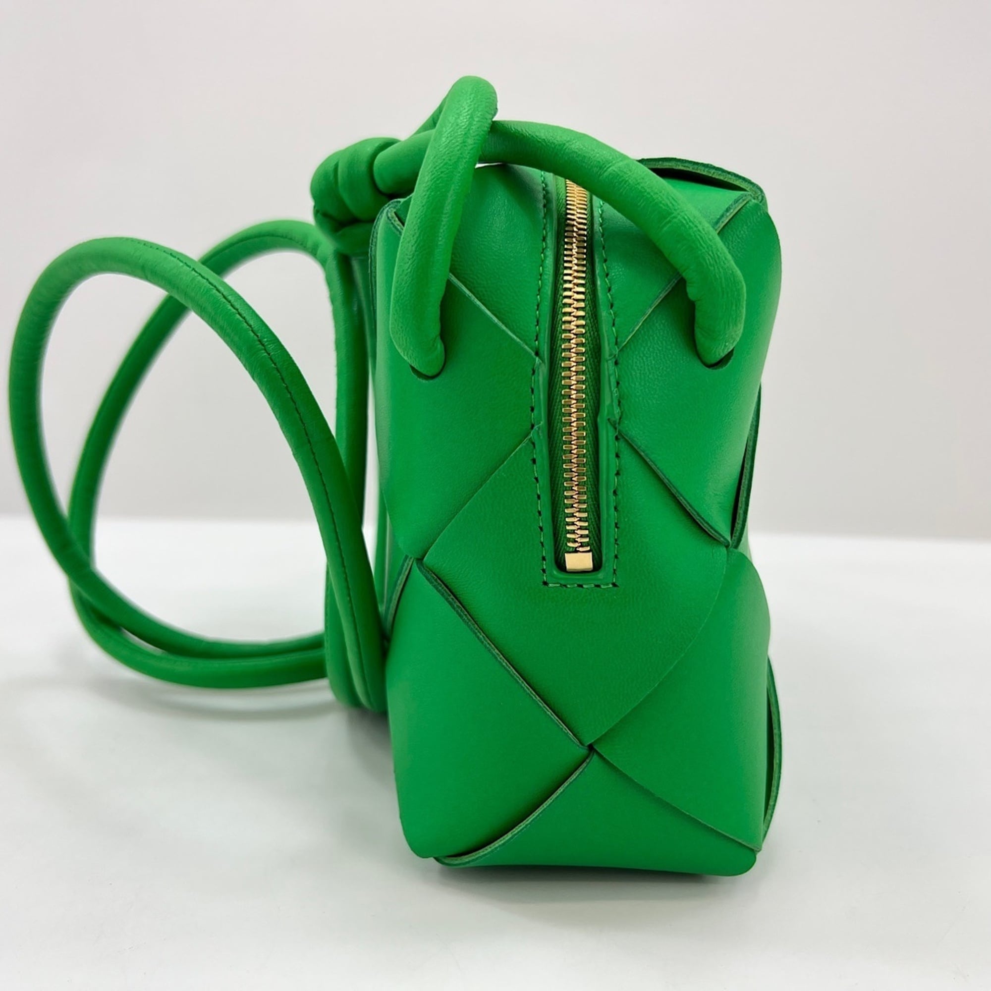 Bottega Veneta Green Intrecciato Shoulder Bag (Pre-Owned)