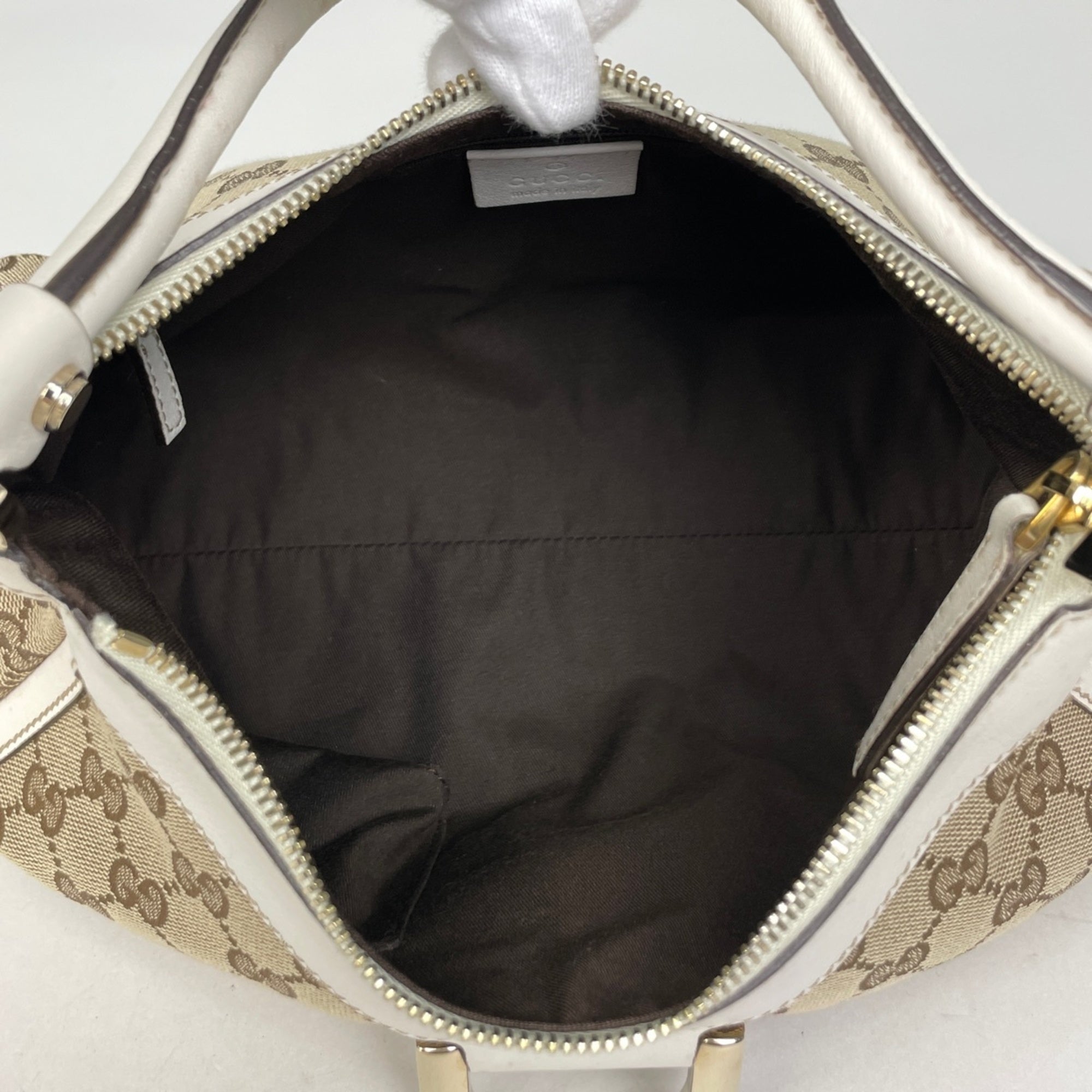 Gucci Beige White Gg Canvas Shoulder Bag (Pre-Owned)