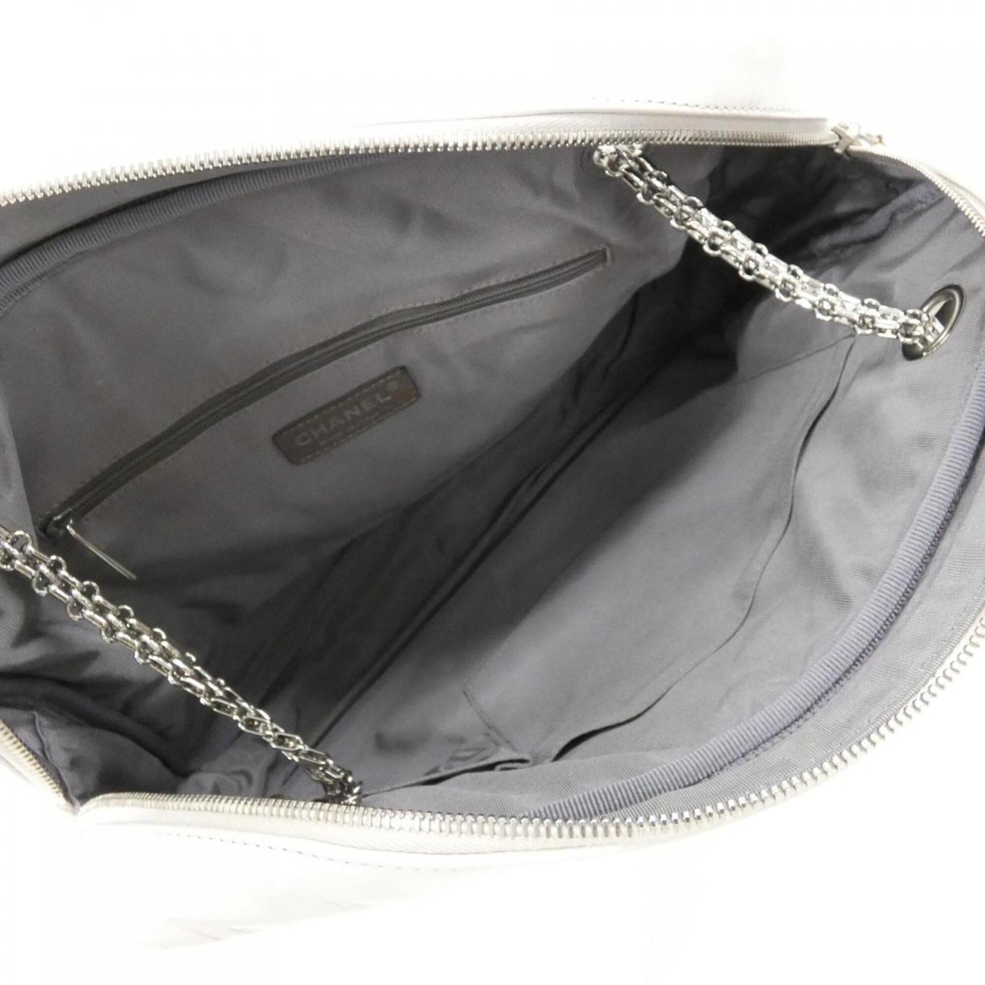 Chanel Purple White Leather Shoulder Bag (Pre-Owned)
