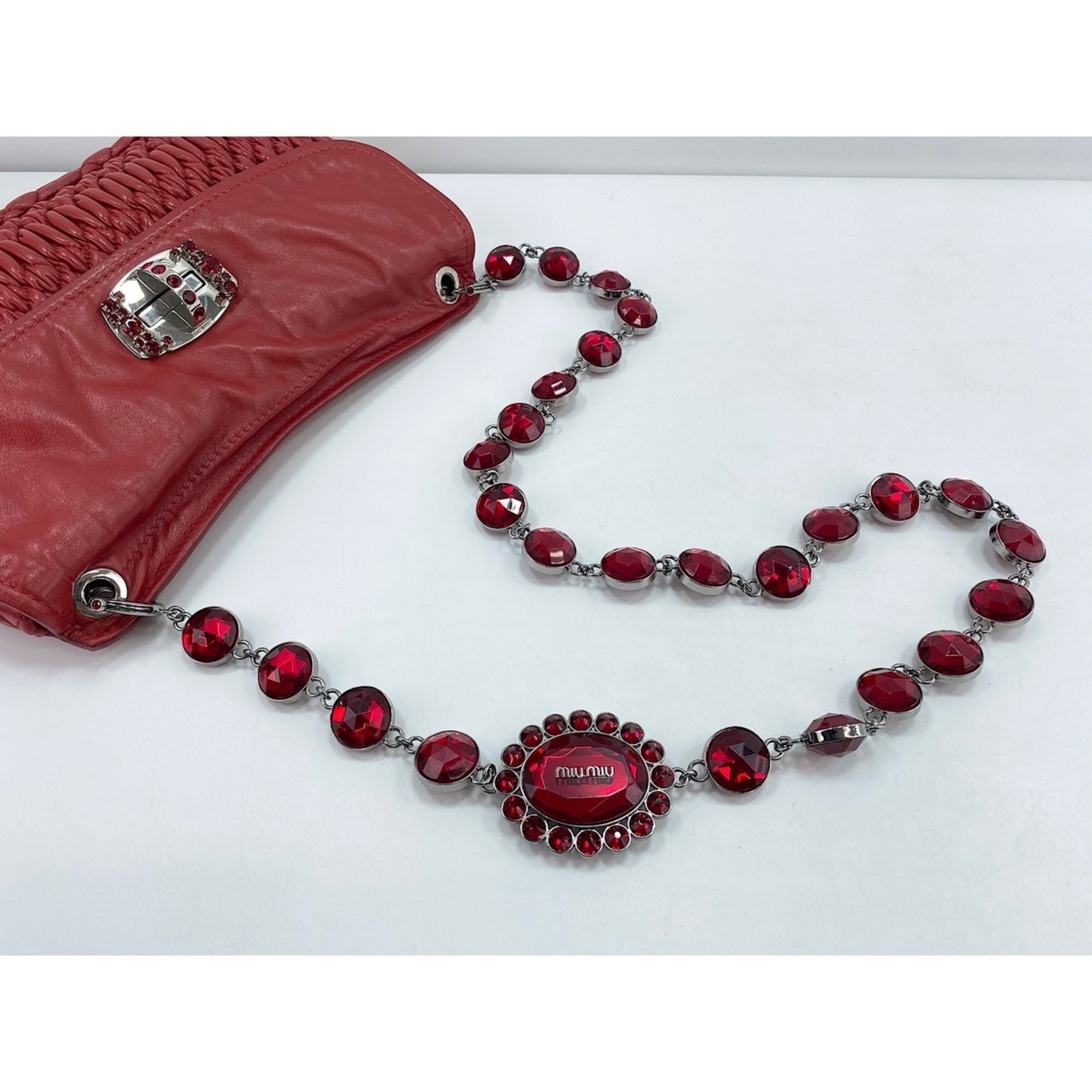 Miu Miu Red Color Shoulder Bag (Pre-Owned)