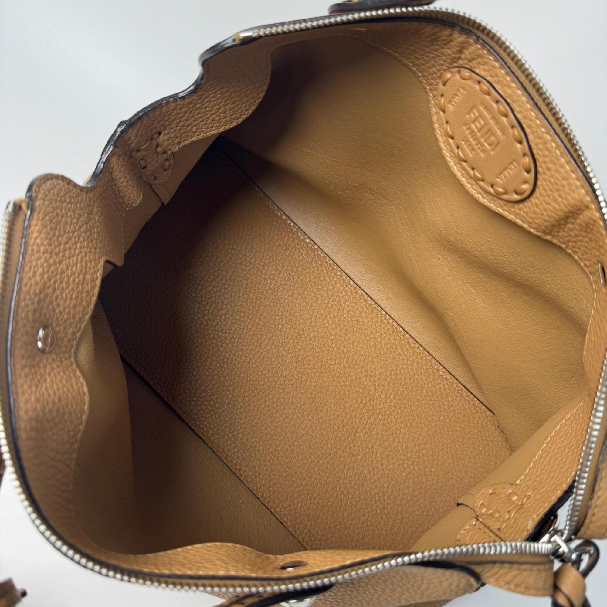 Fendi Brown Leather Handbag Shoulder Bag (Pre-Owned)