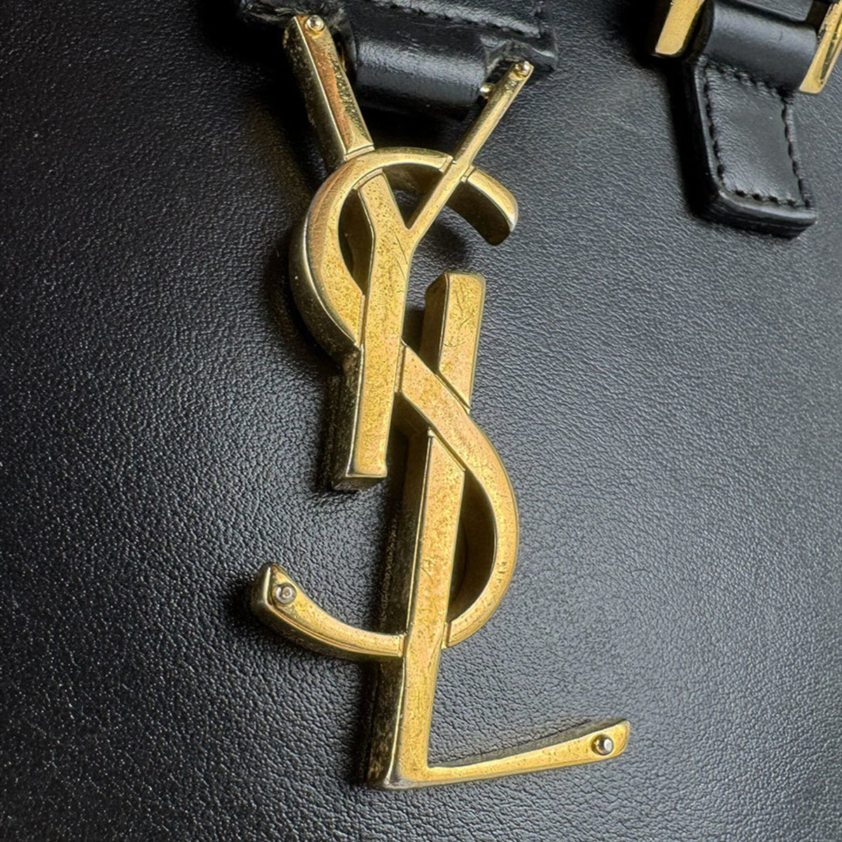 Saint Laurent Black Leather Handbag (Pre-Owned)