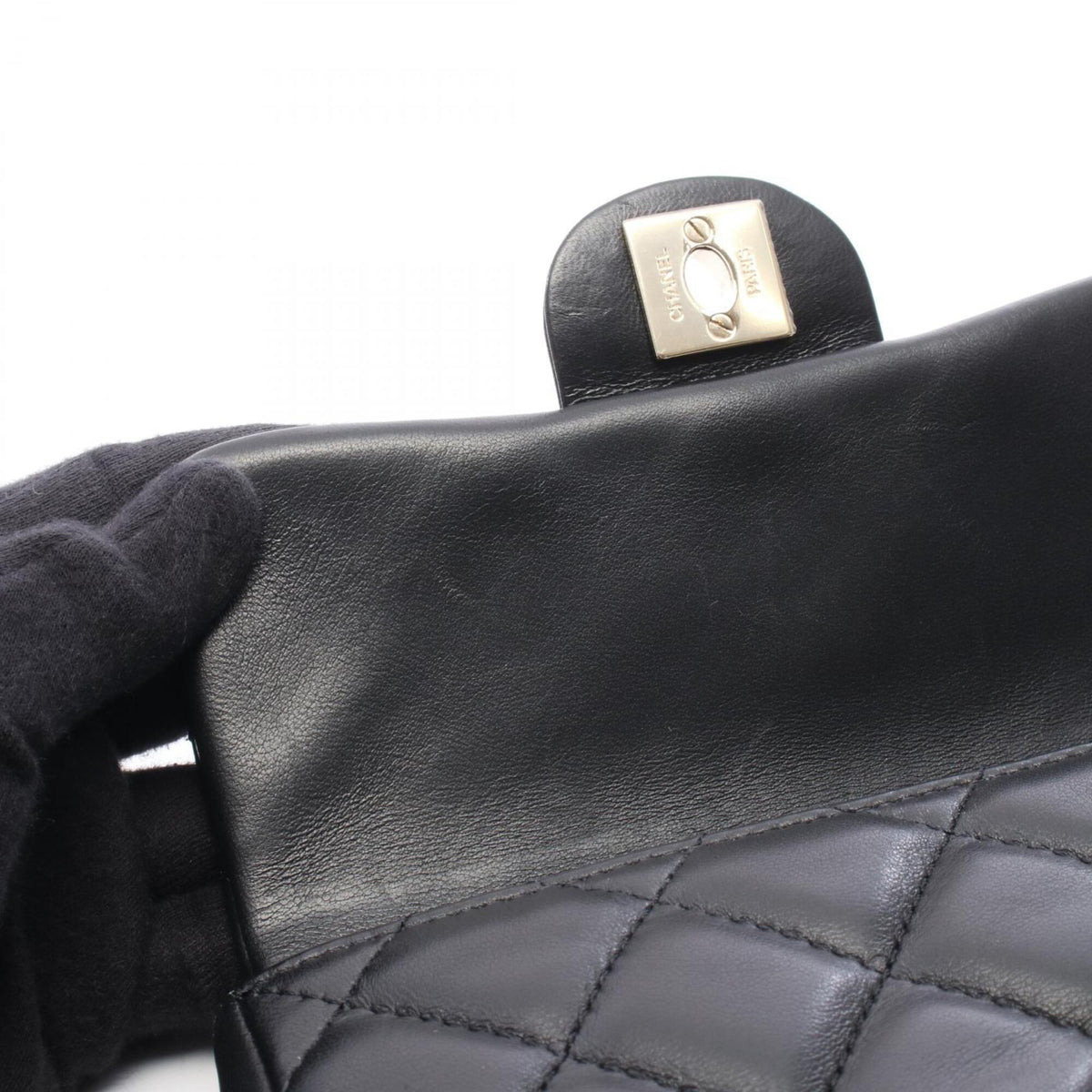 Chanel Black Leather Handbag Shoulder Bag (Pre-Owned)