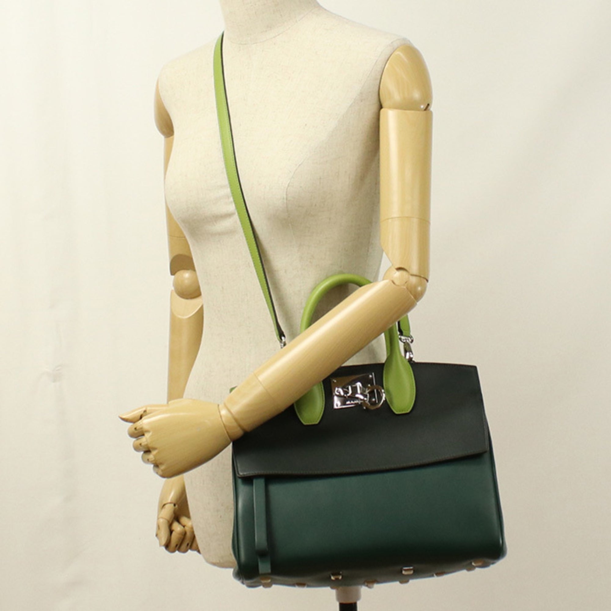 Salvatore Ferragamo Green Leather Tote Bag (Pre-Owned)
