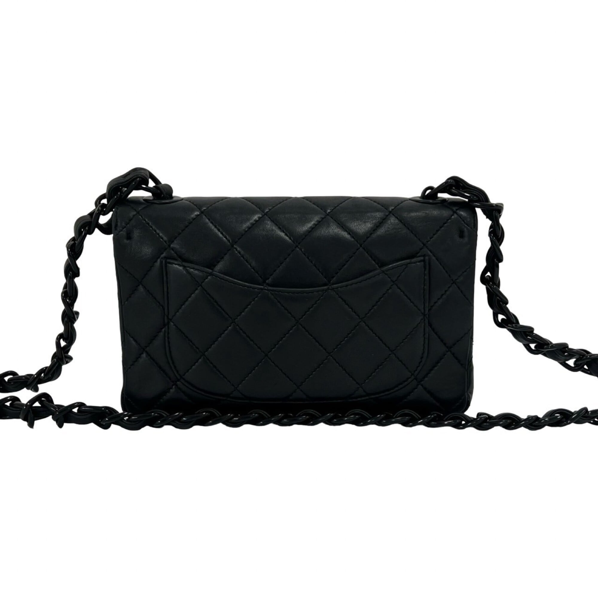Chanel Black Leather Shoulder Bag (Pre-Owned)