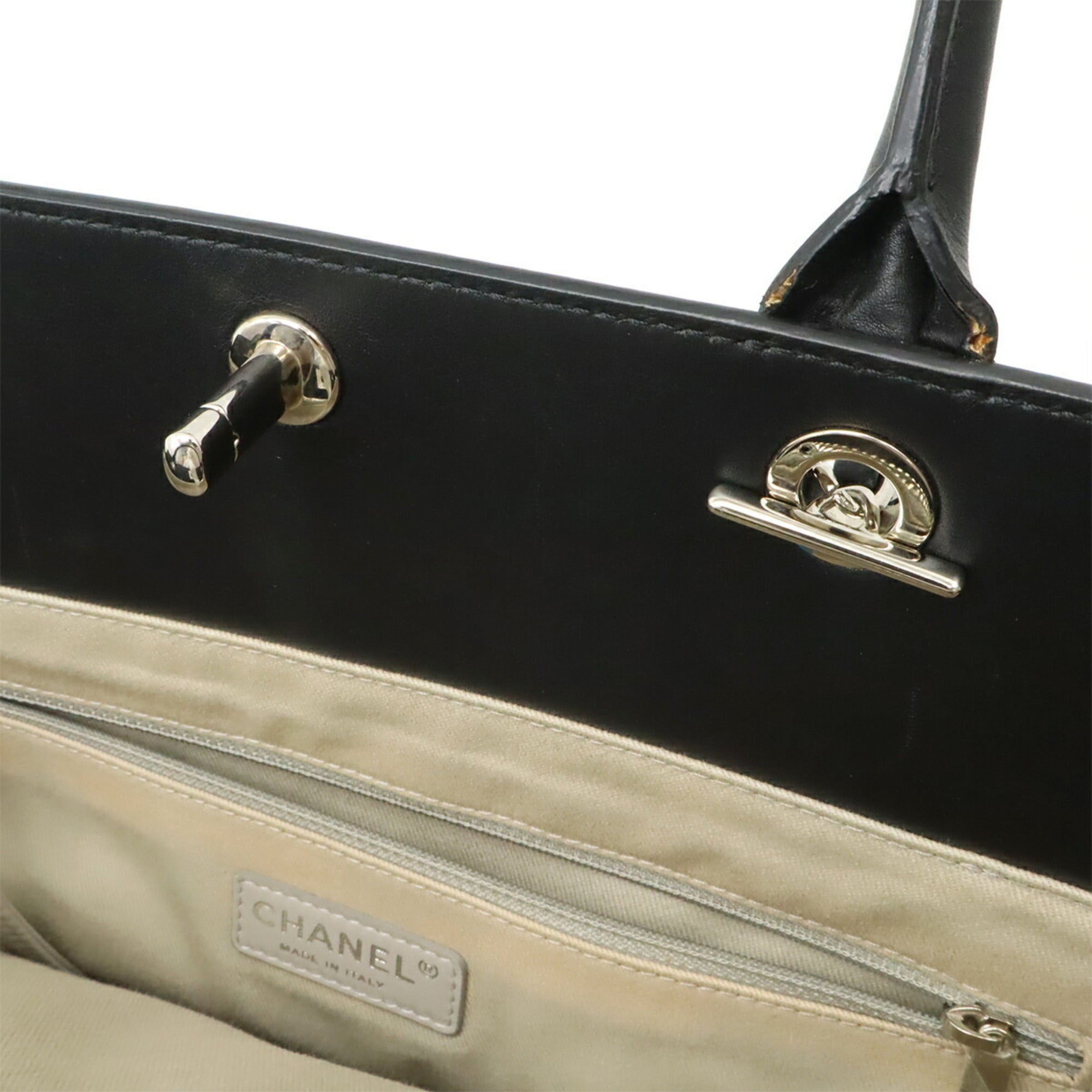 Chanel Matelasse Black Leather Shoulder Bag Tote Bag (Pre-Owned)
