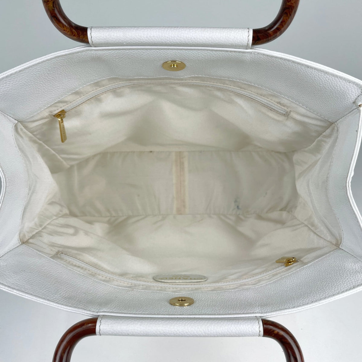 Chanel White Grained Calfskin Handbag Tote Bag (Pre-Owned)