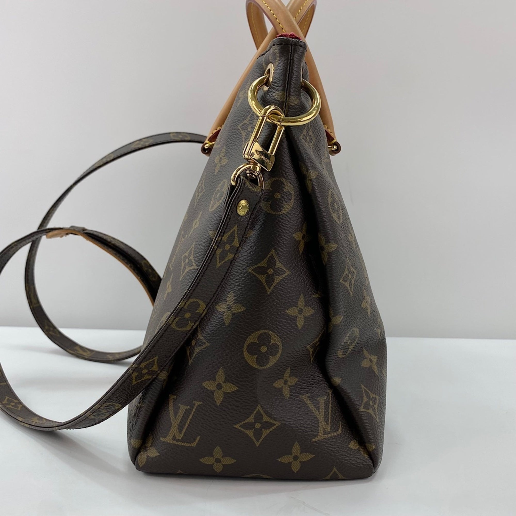 Louis Vuitton Brown Handbag (Pre-Owned)