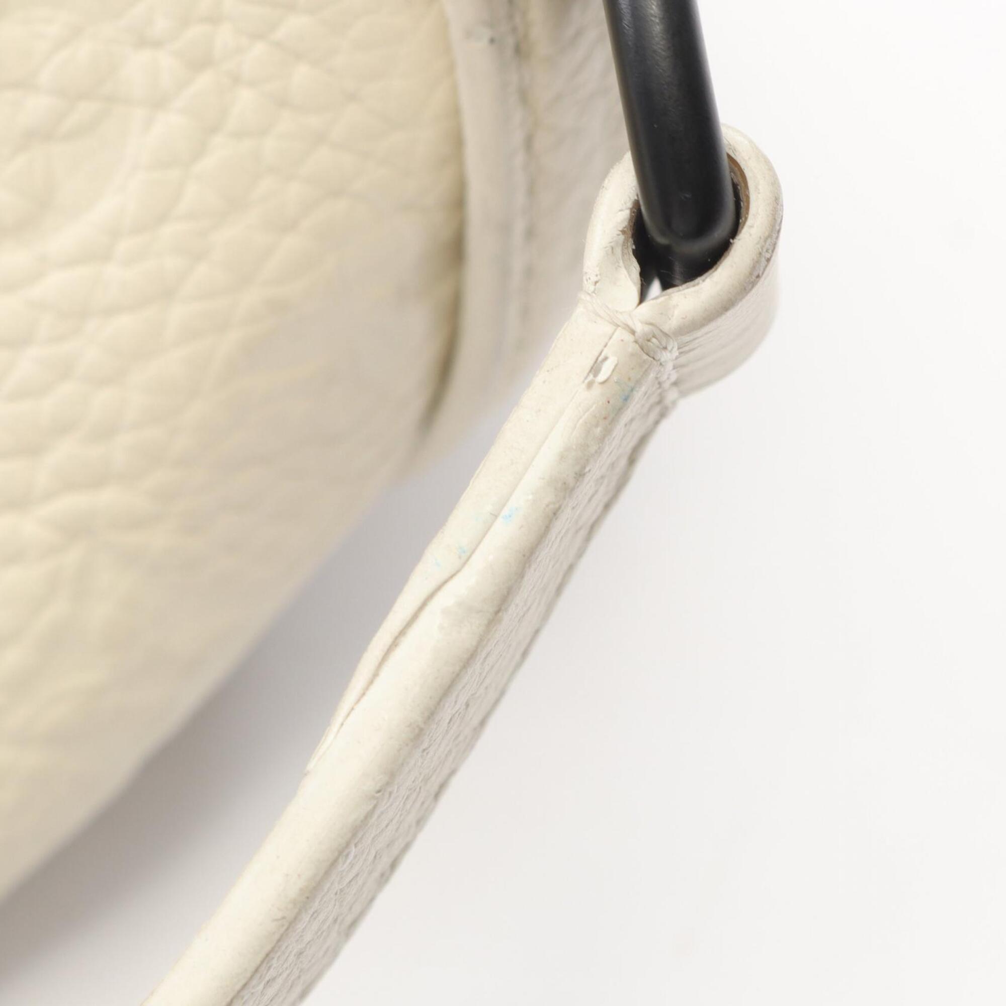 Louis Vuitton White Monogram Leather Handbag Shoulder Bag (Pre-Owned)